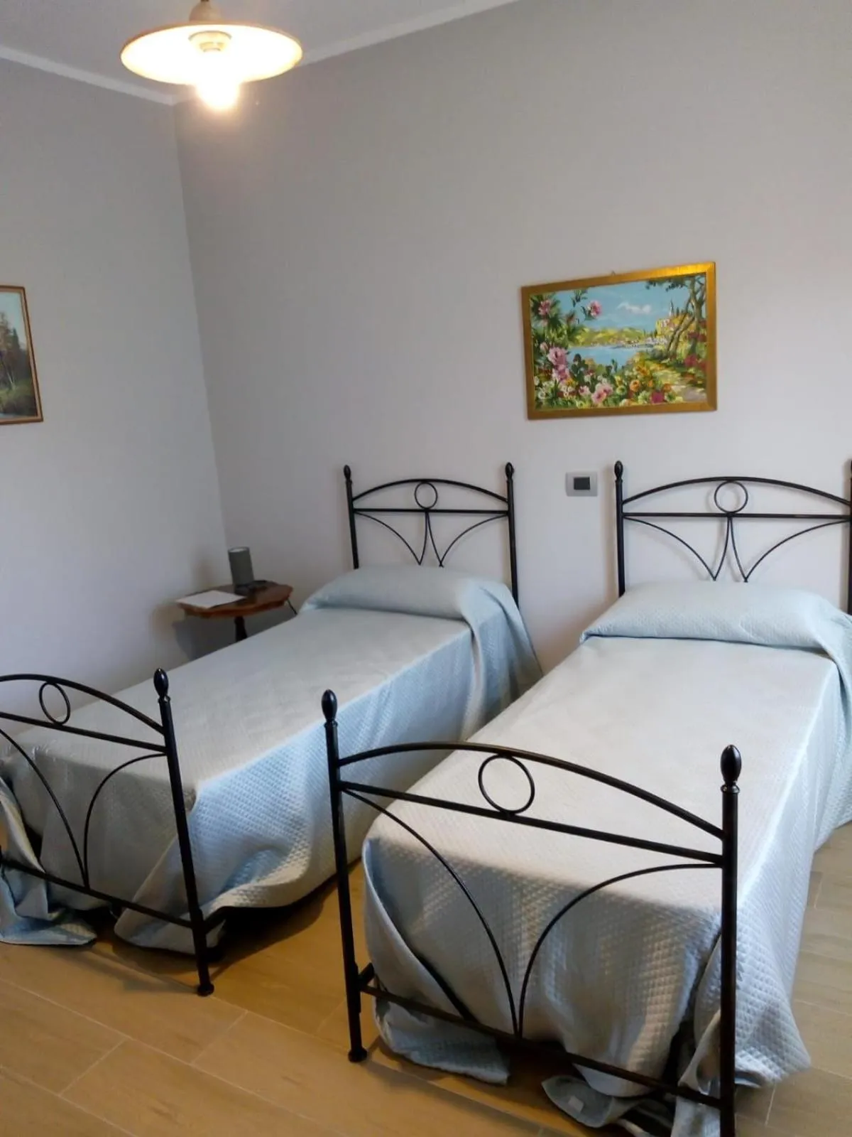 Twin Room with Private Bathroom - single occupancy in AGRITURISMO NIZUR'IN