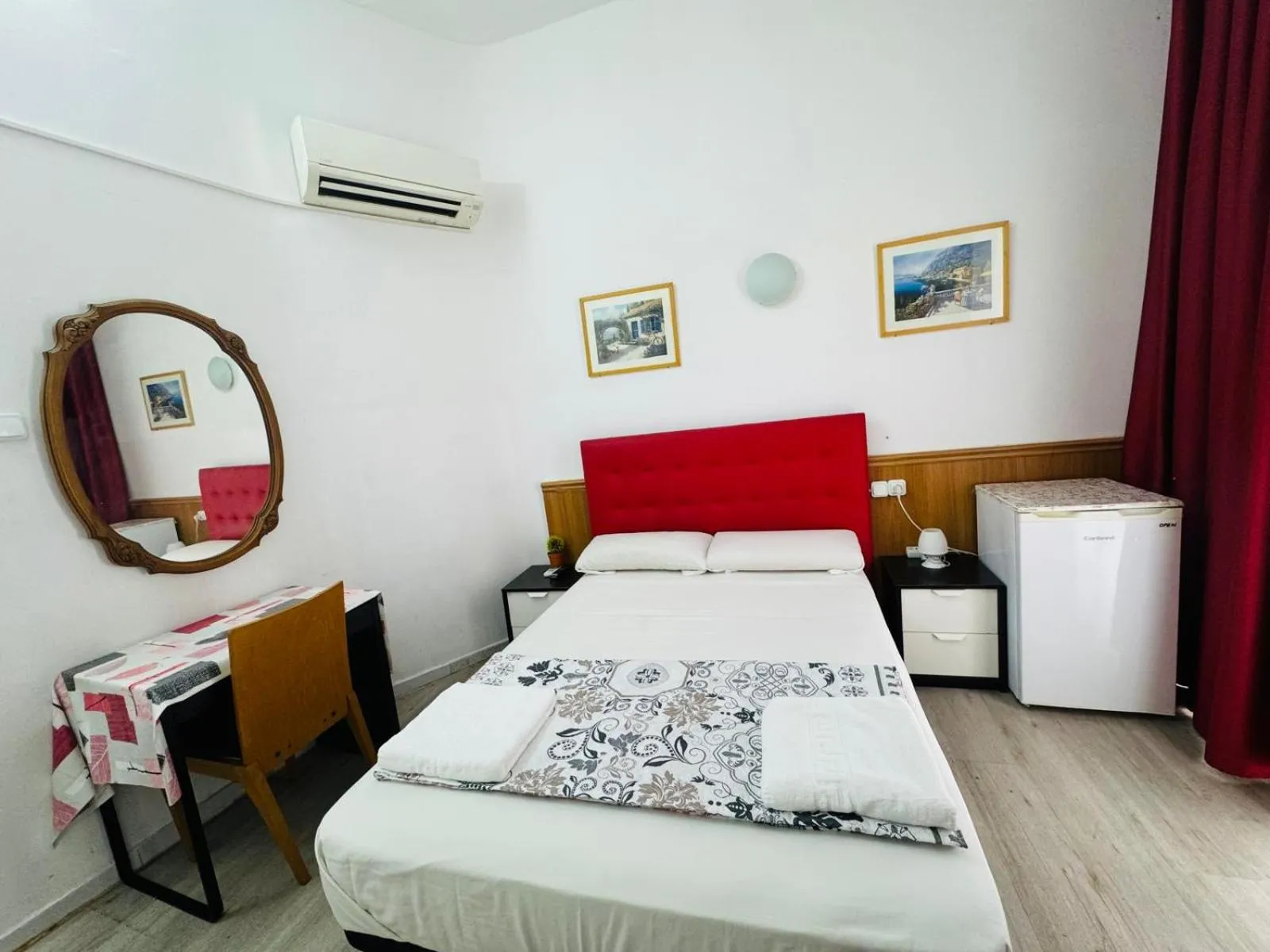 Bed in Hostal Mont Thabor