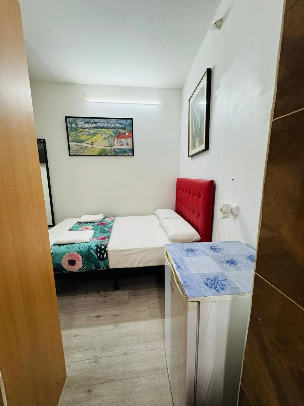 Bed in Hostal Mont Thabor