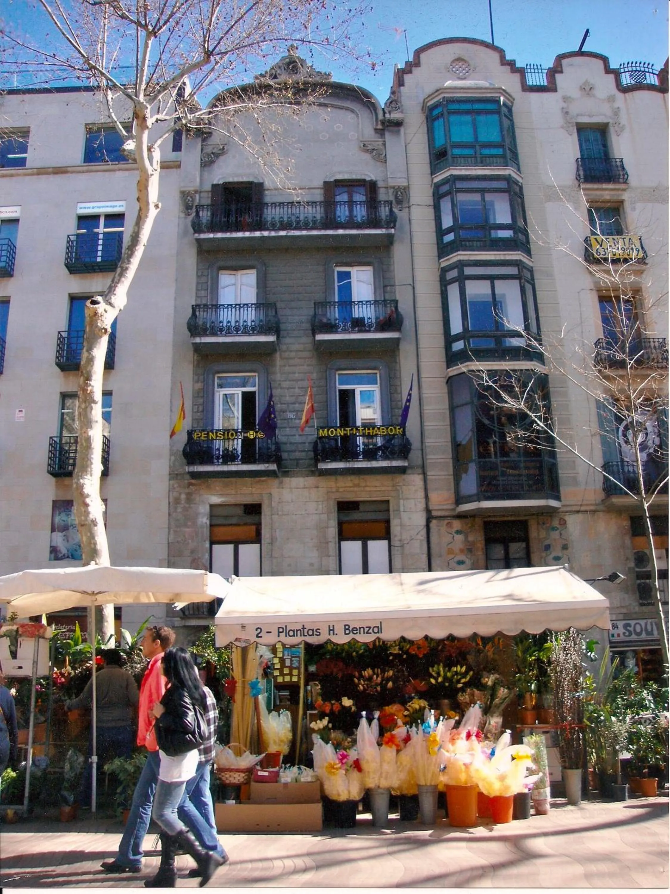 Facade/entrance in Hostal Mont Thabor