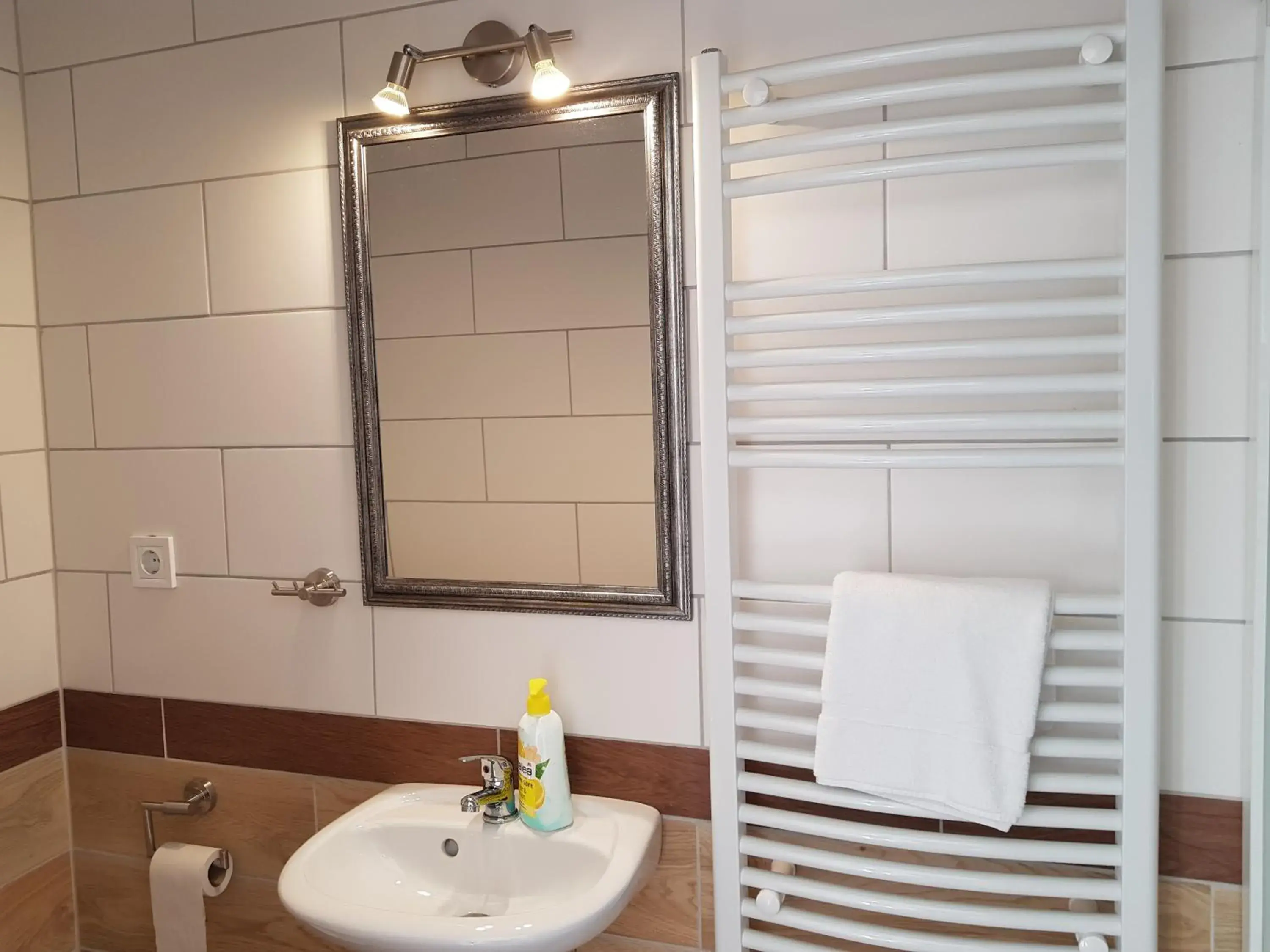 Twin Room with Bathroom in Berghotel Twin Room with Bathroom in Berghotel