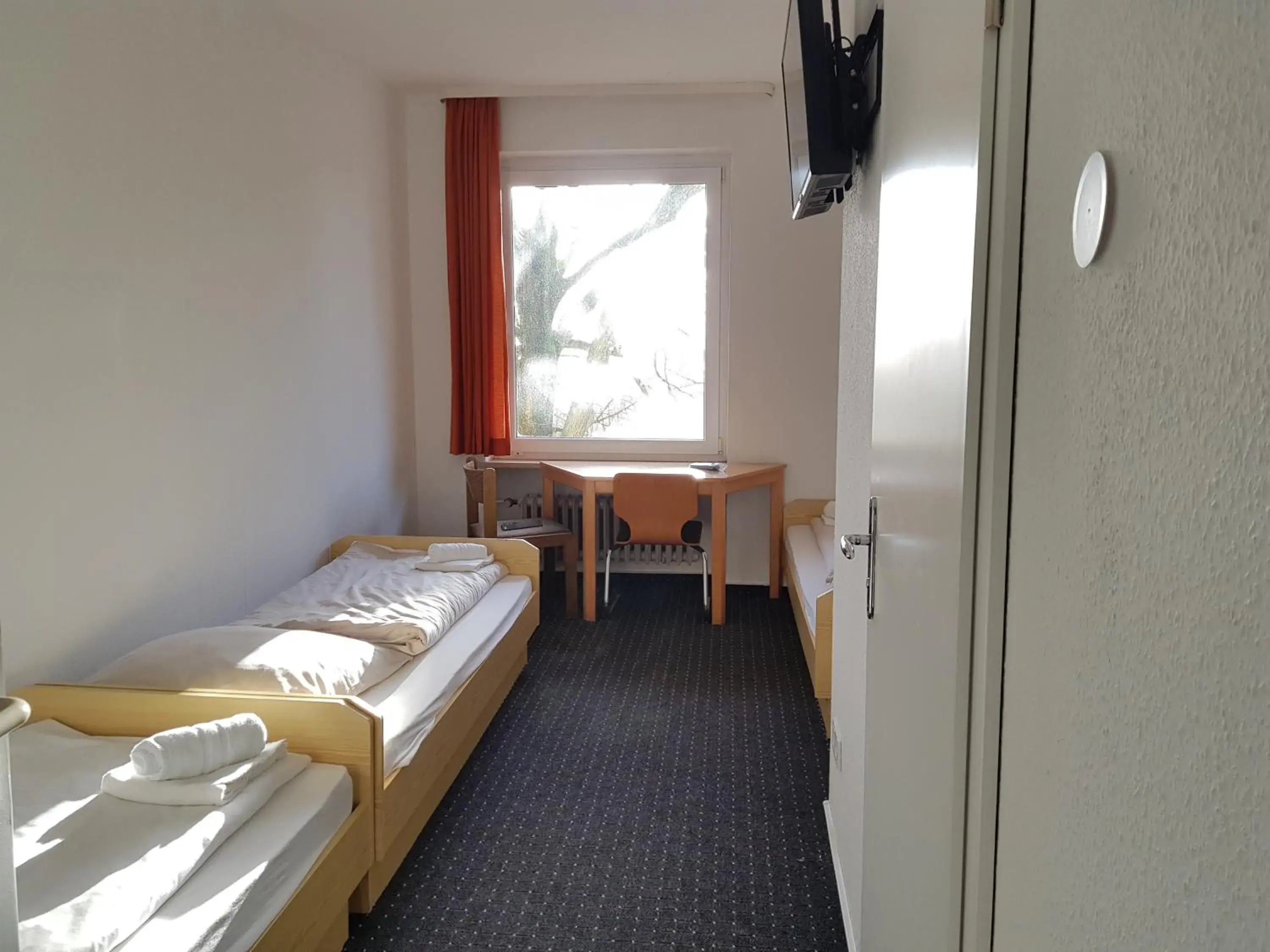 Triple Room with Bathroom in Berghotel Triple Room with Bathroom in Berghotel