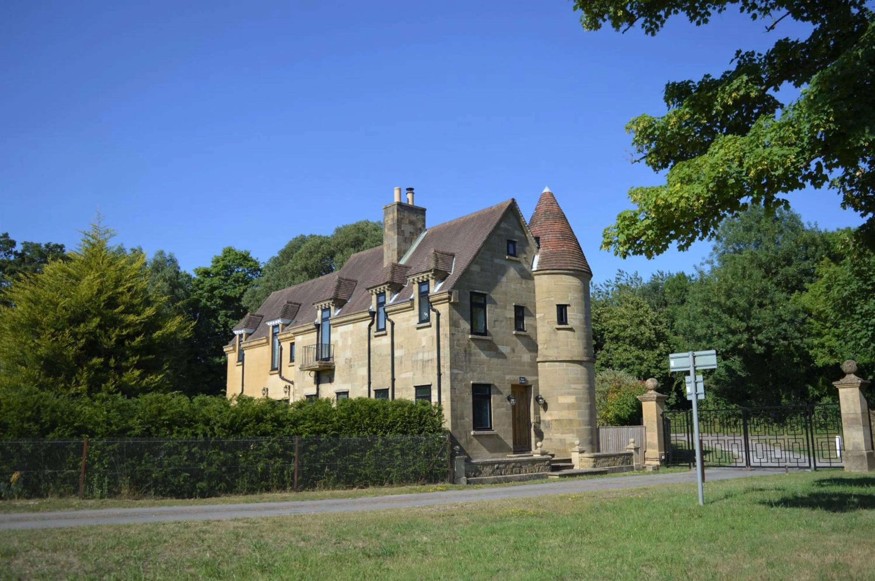 Property building in East Lodge