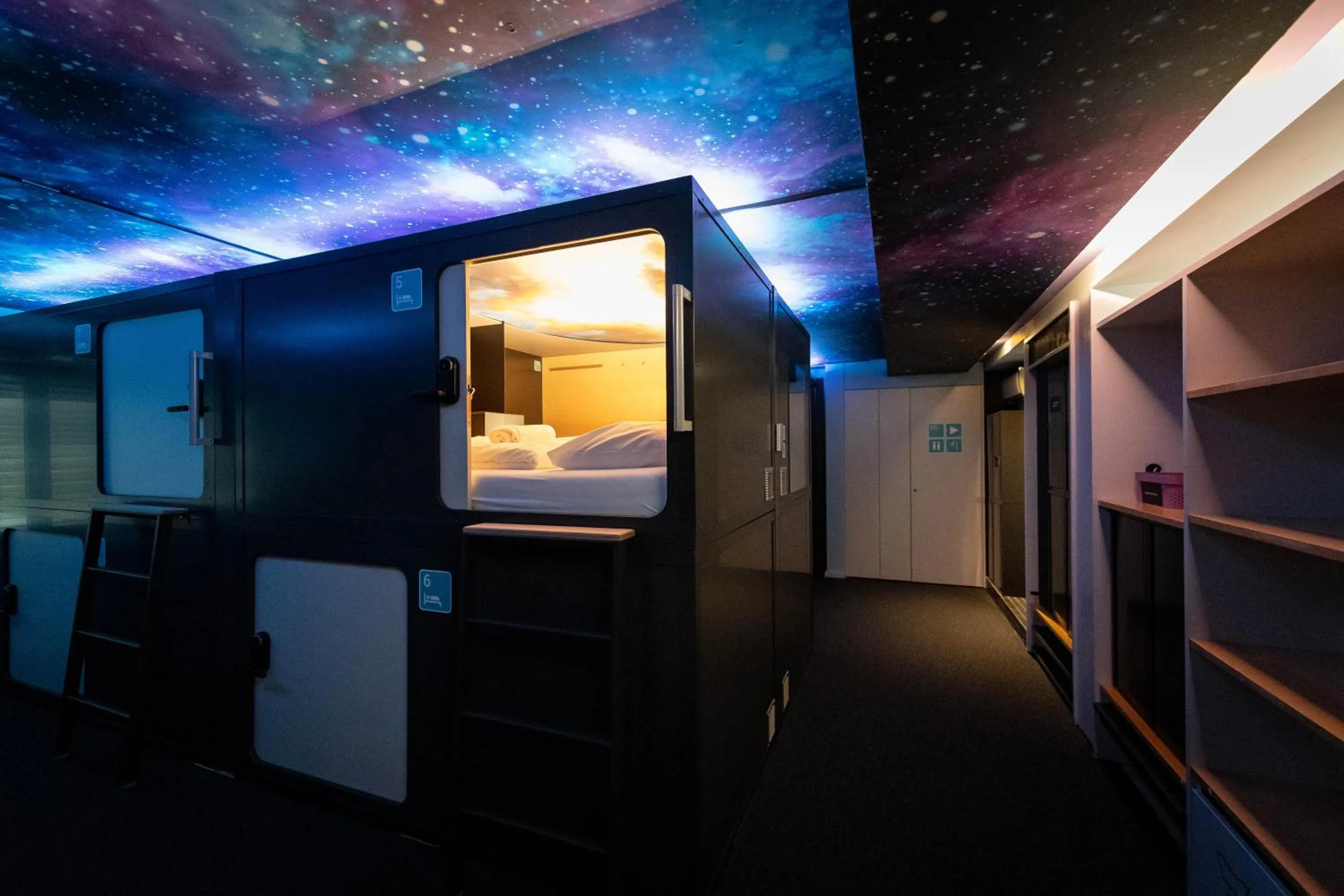 Photo of the whole room, Bed in Capsule Hotel - Lucerne TheLAB