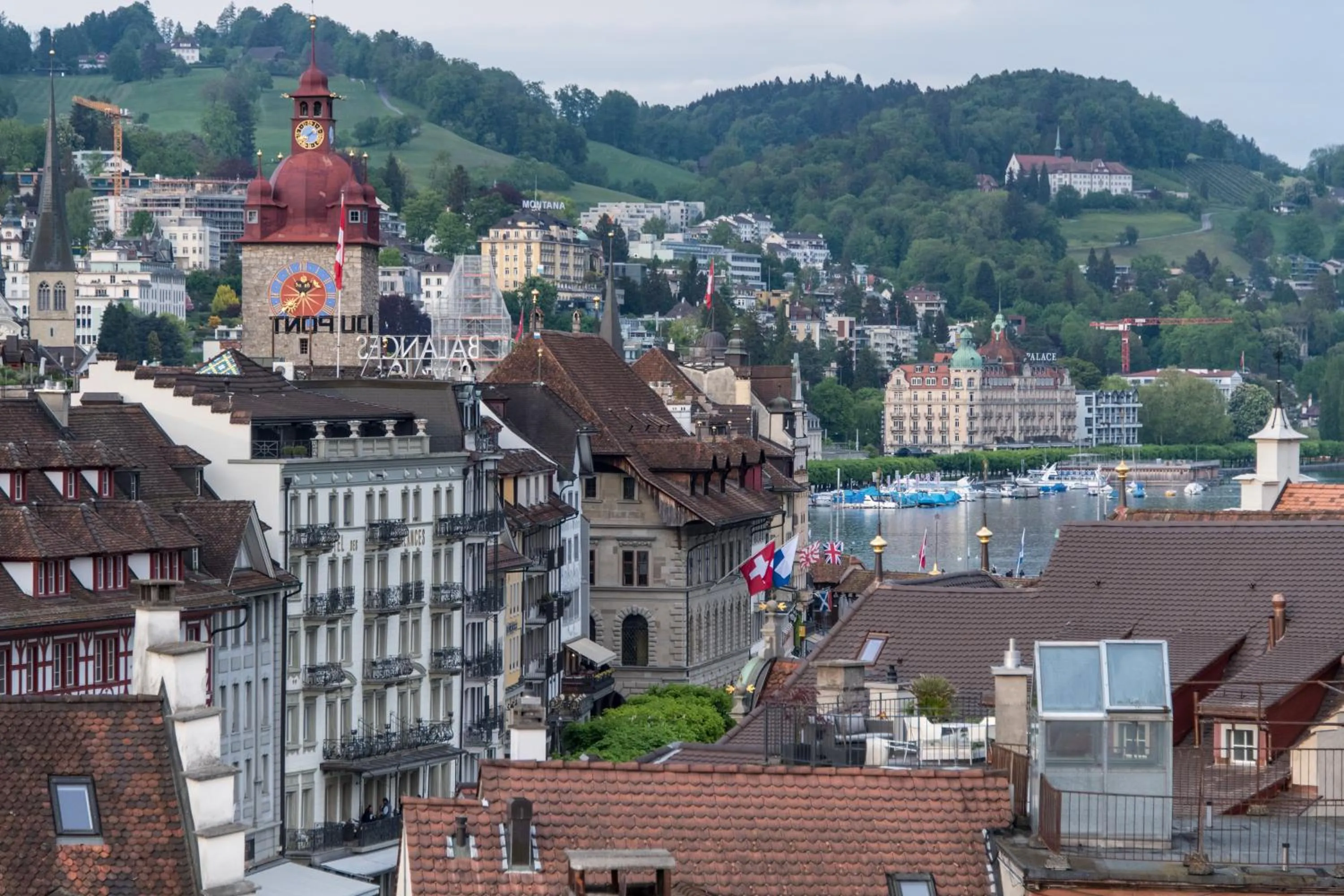 Nearby landmark in Capsule Hotel - Lucerne TheLAB