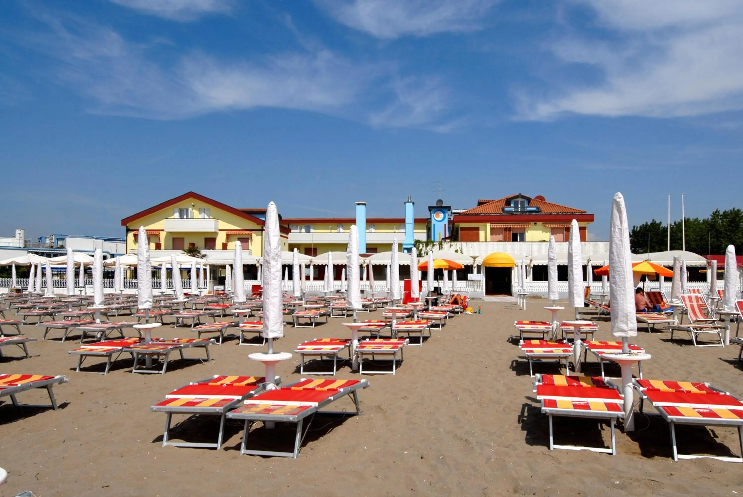 Property building in Hotel Righetto Fronte Mare
