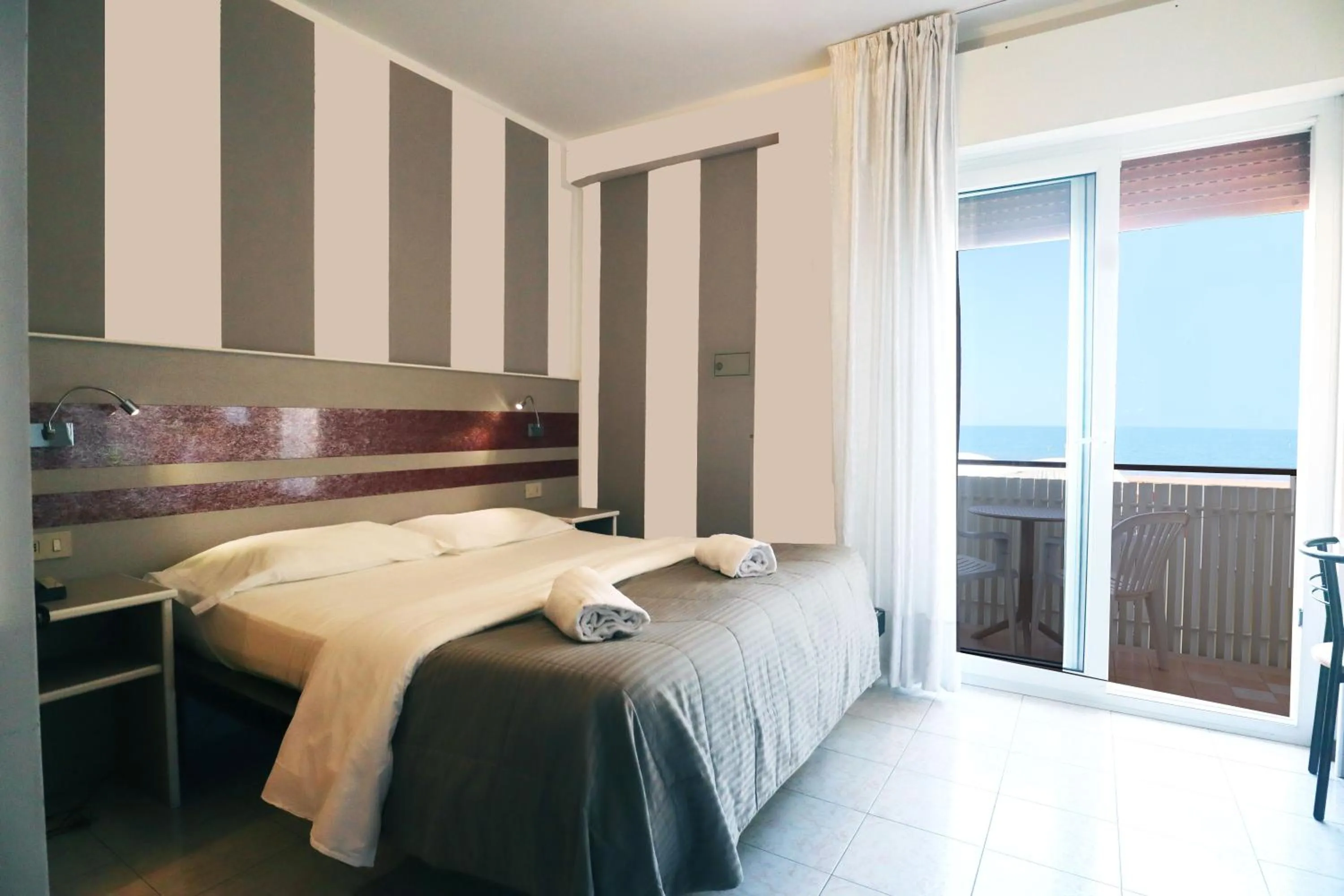 Balcony/Terrace, Bed in Hotel Righetto Fronte Mare
