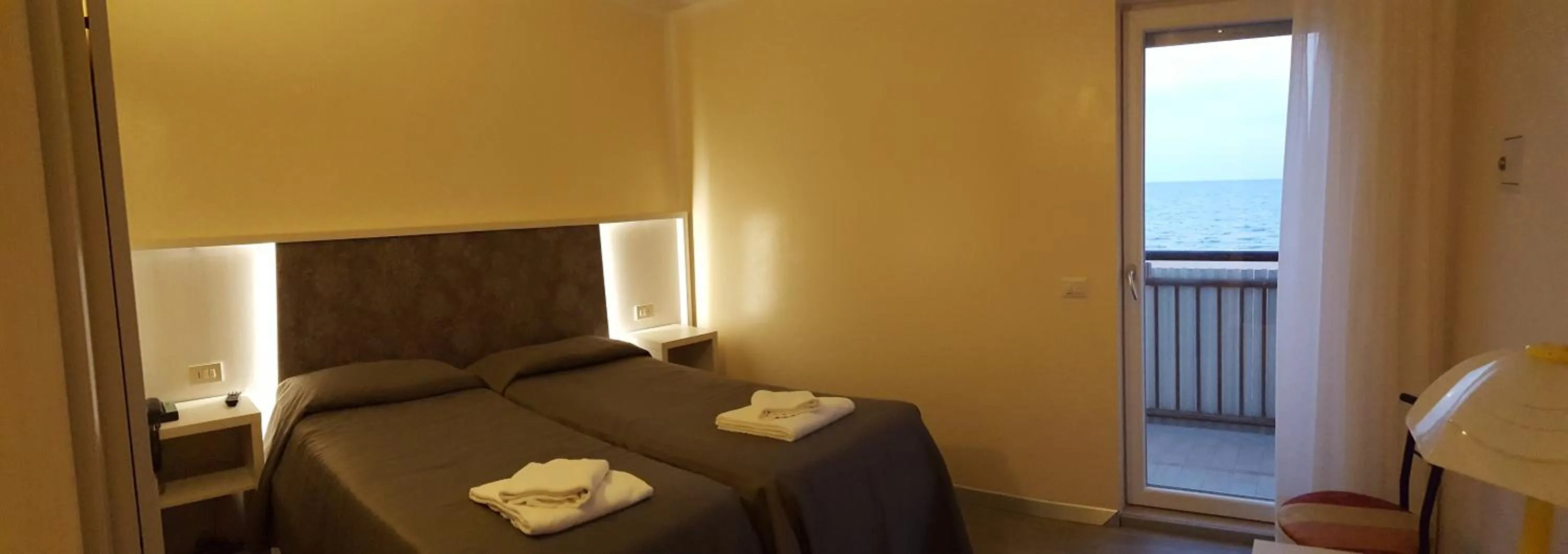 Photo of the whole room, Bed in Hotel Righetto Fronte Mare