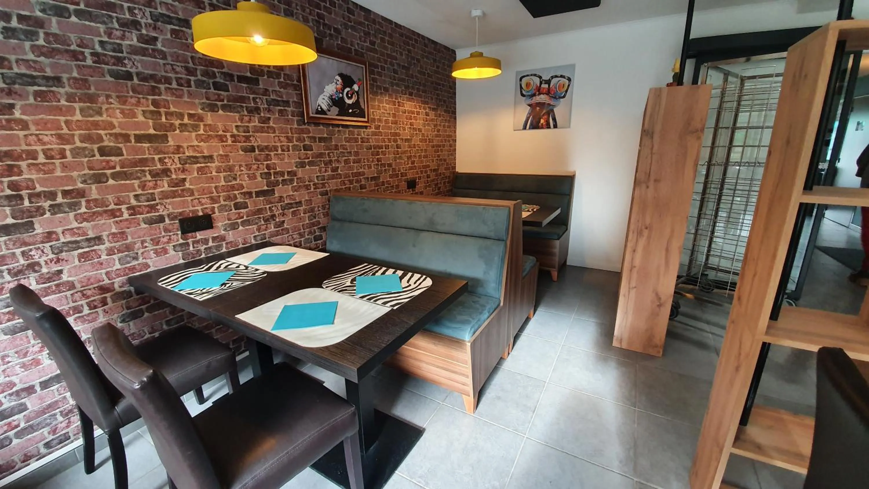 Seating area in Hôtel Les Pieux En Cotentin