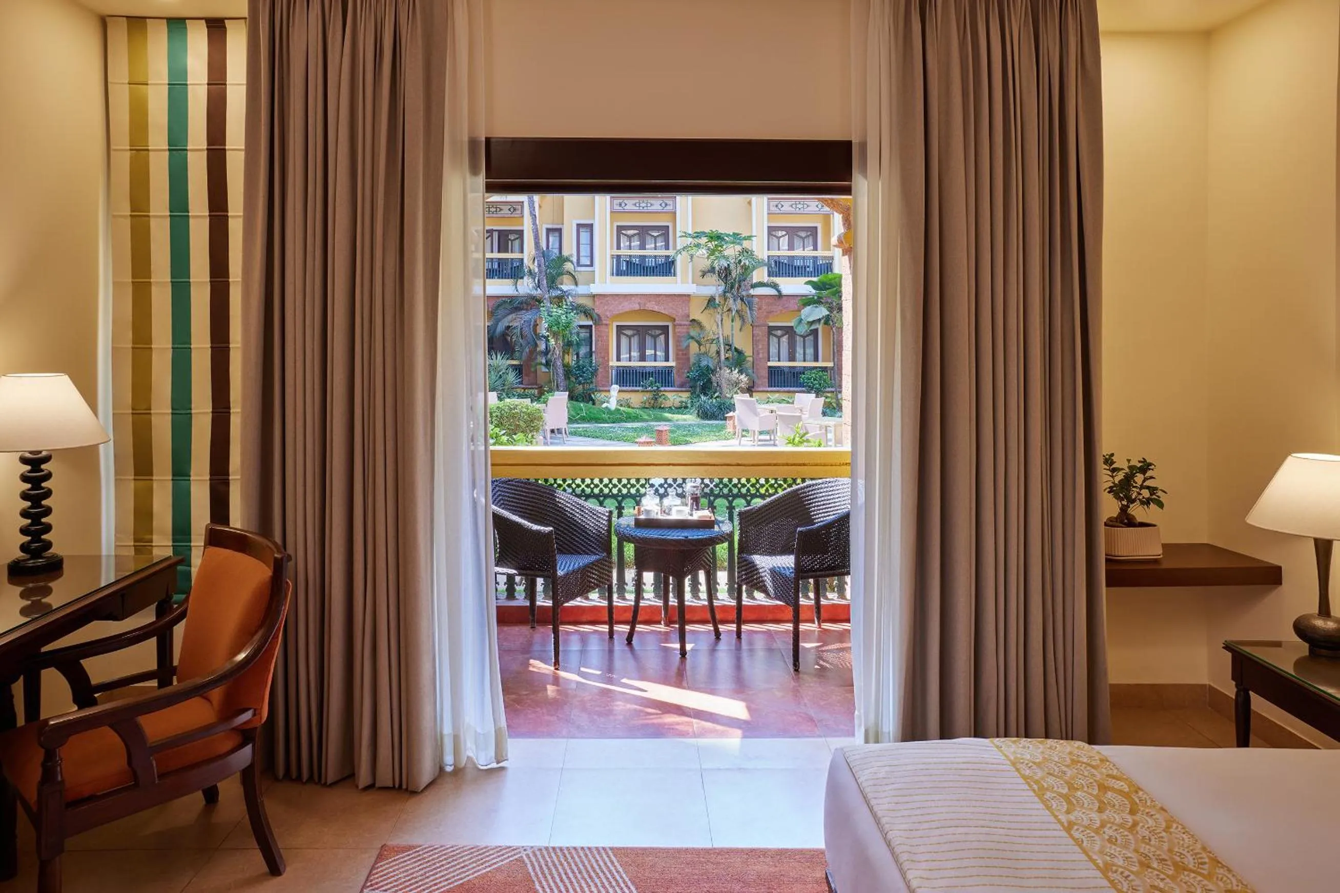 Balcony/Terrace, Bed in Country Inn & Suites by Radisson, Goa Candolim