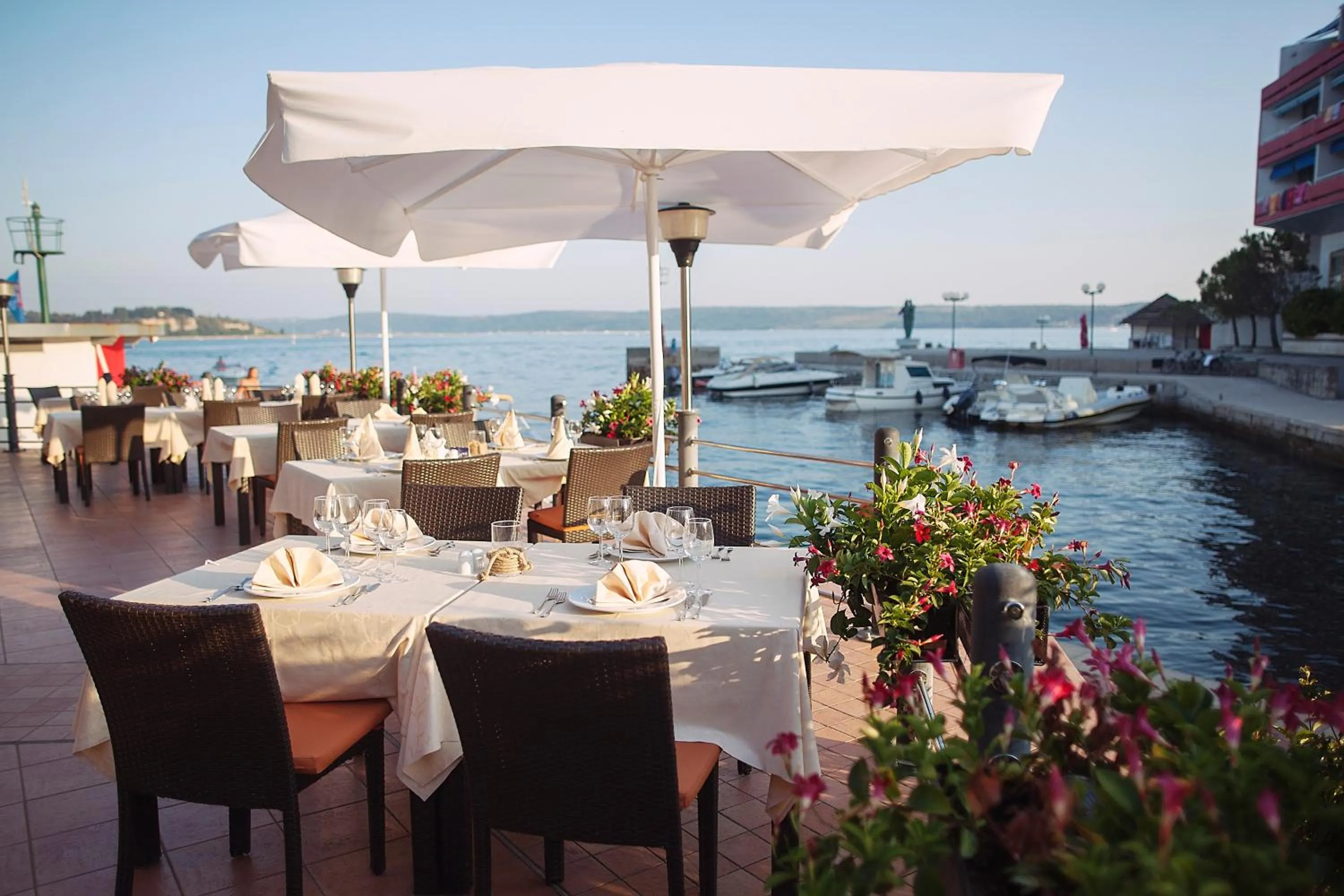 Restaurant/places to eat in Apartments Vila Barka