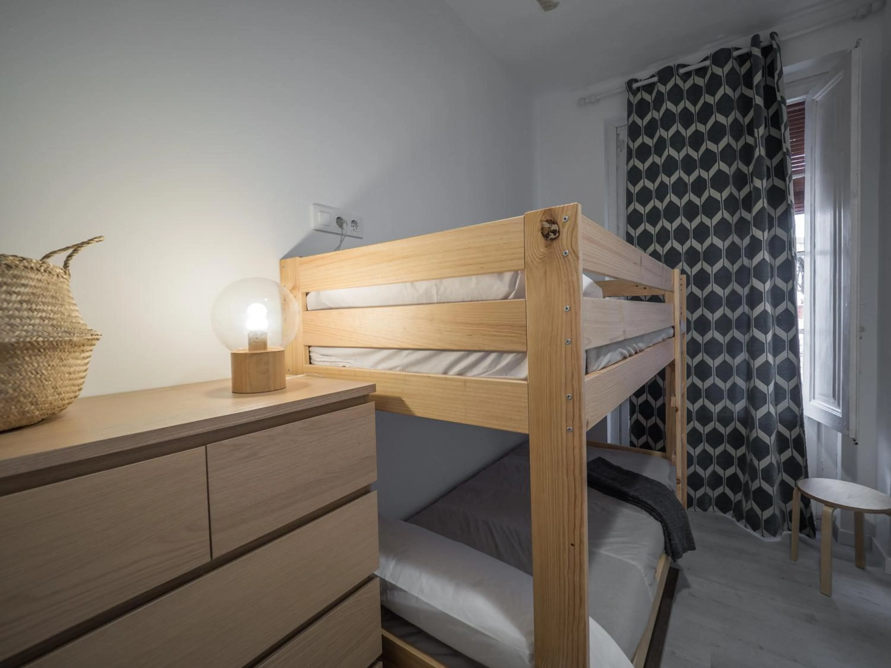 Bed in Luxury Apartment Stancesvic