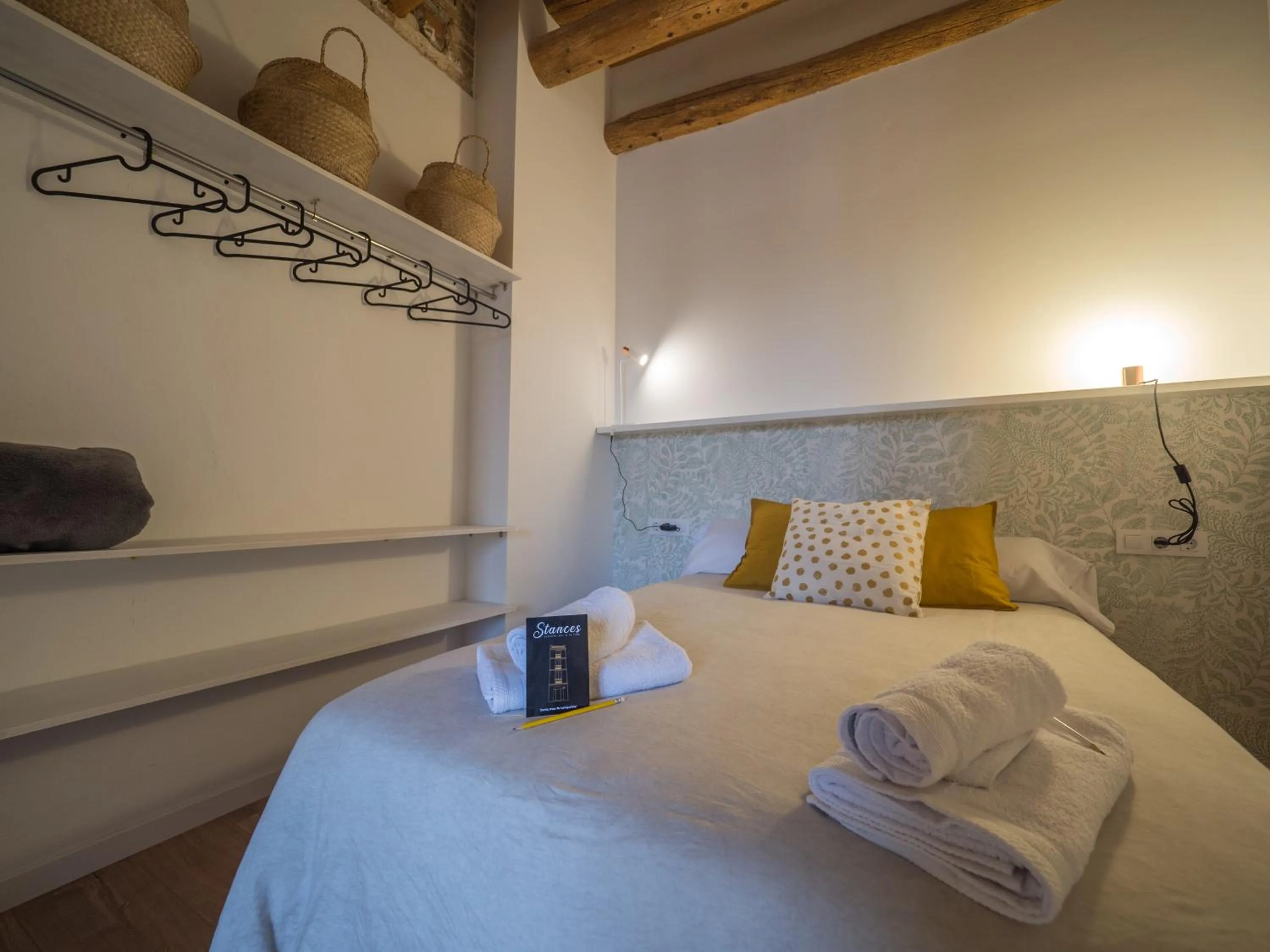 Bed in Luxury Apartment Stancesvic