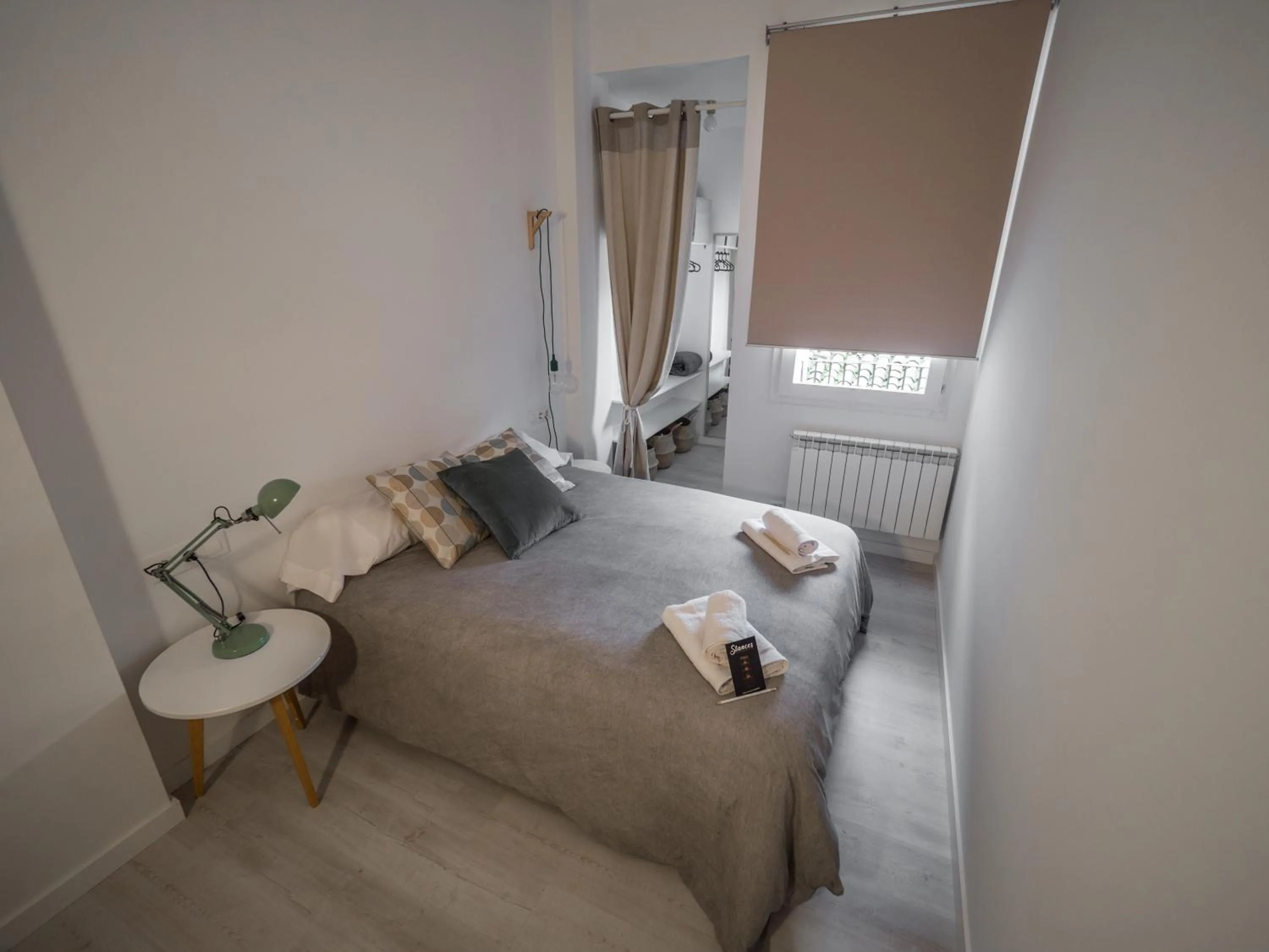 Bed in Luxury Apartment Stancesvic