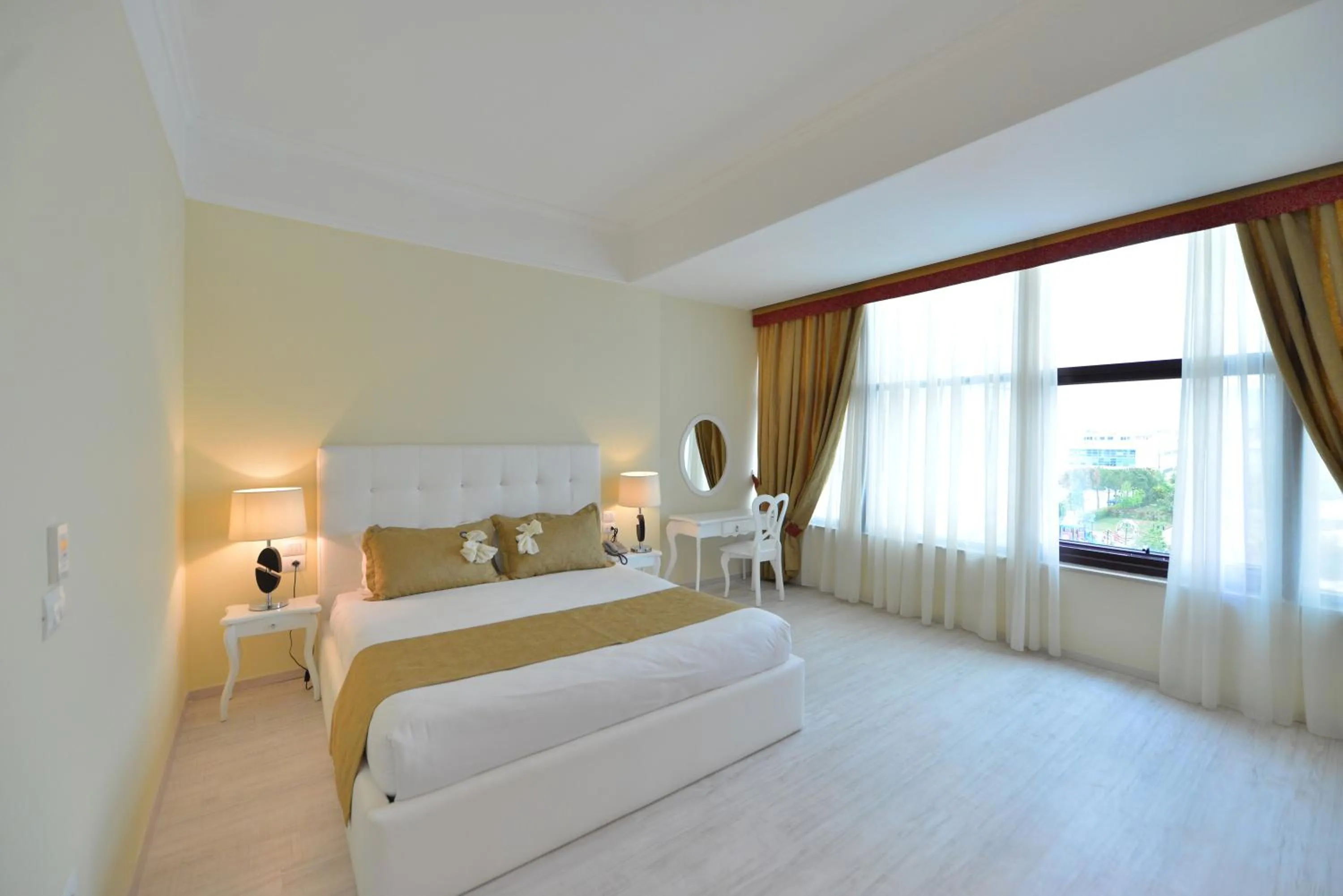 Photo of the whole room, Bed in Te Stela Resort & SPA