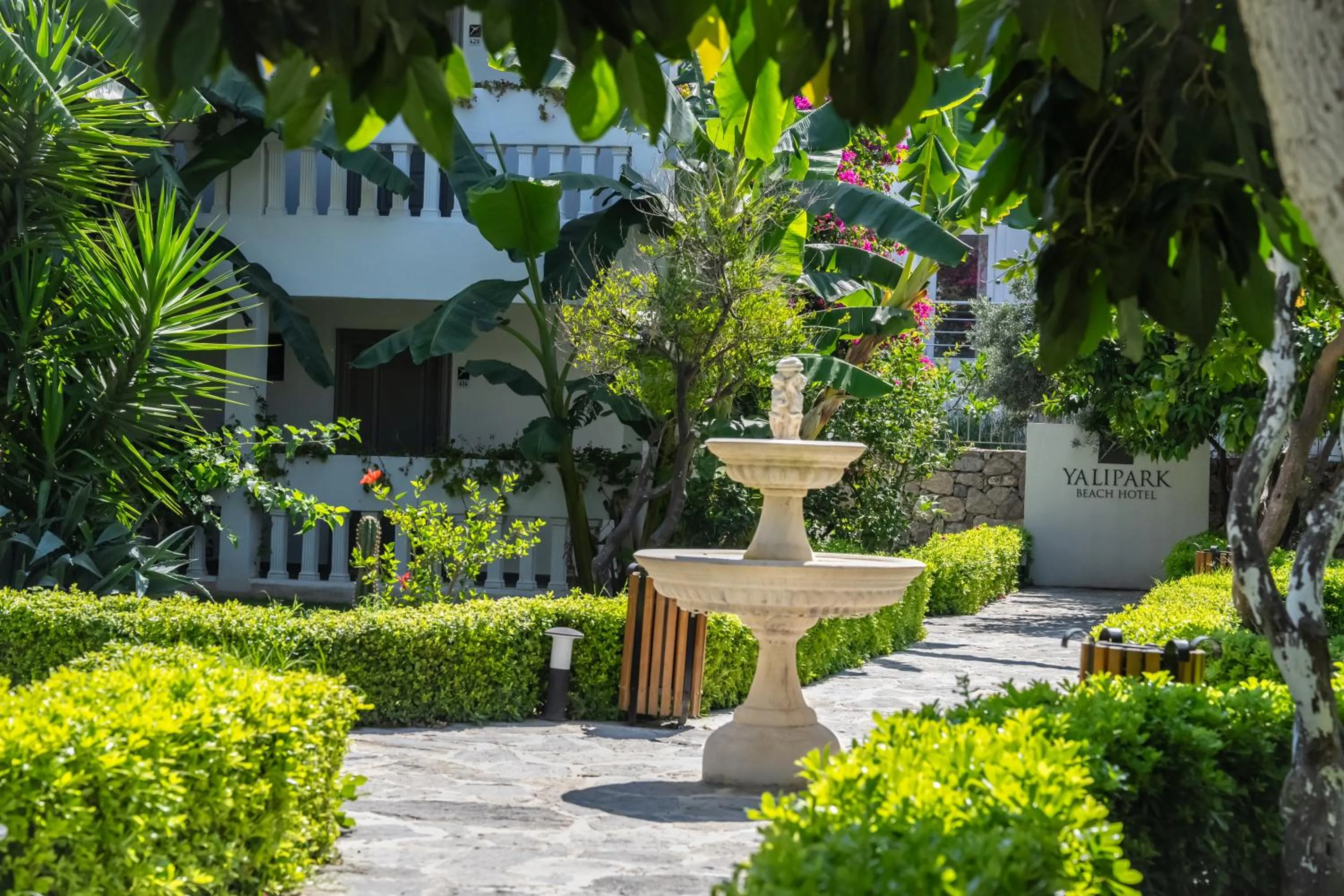 Garden view in Yalıpark Beach Hotel
