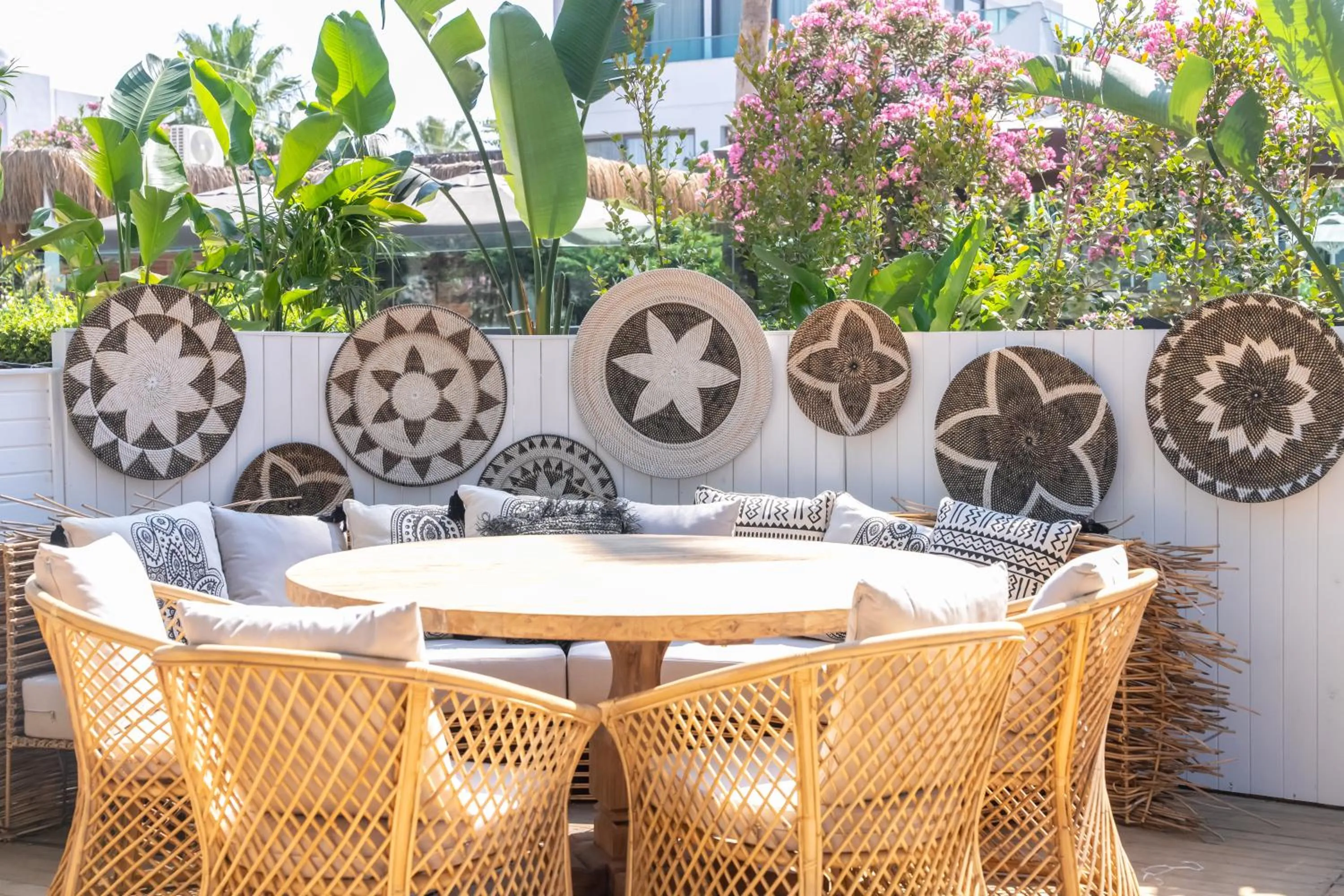 Restaurant/places to eat in Yalıpark Beach Hotel