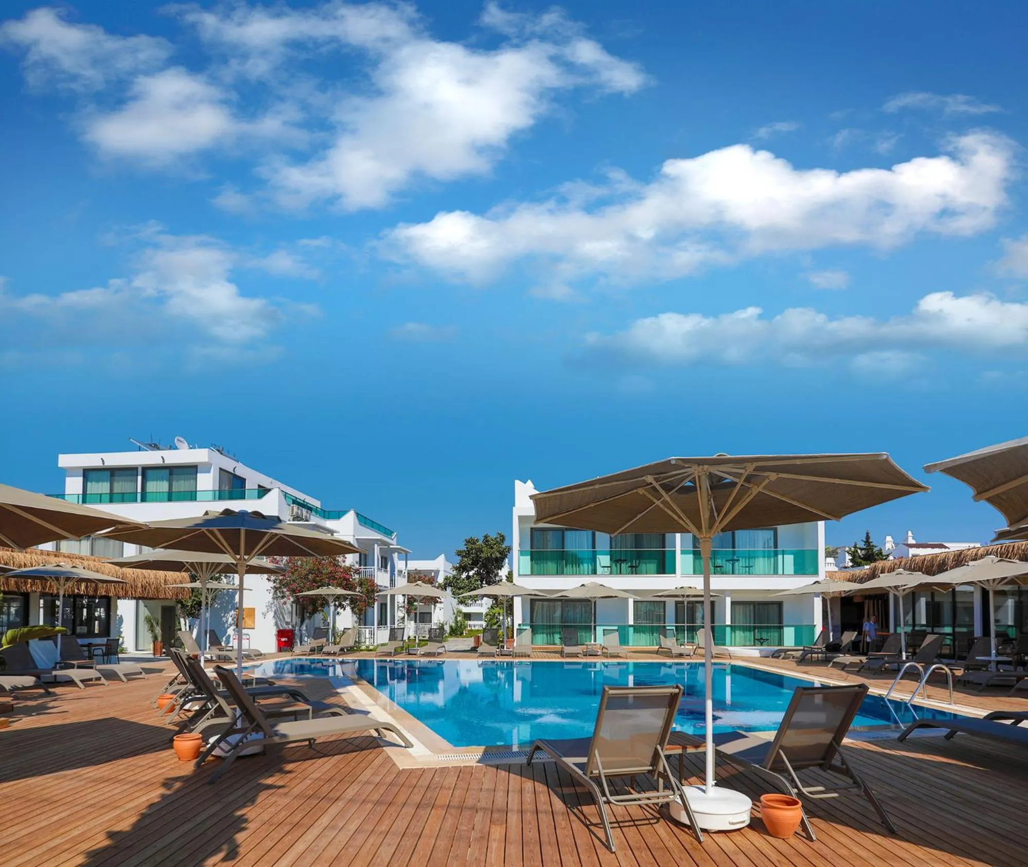 Swimming pool in Yalıpark Beach Hotel