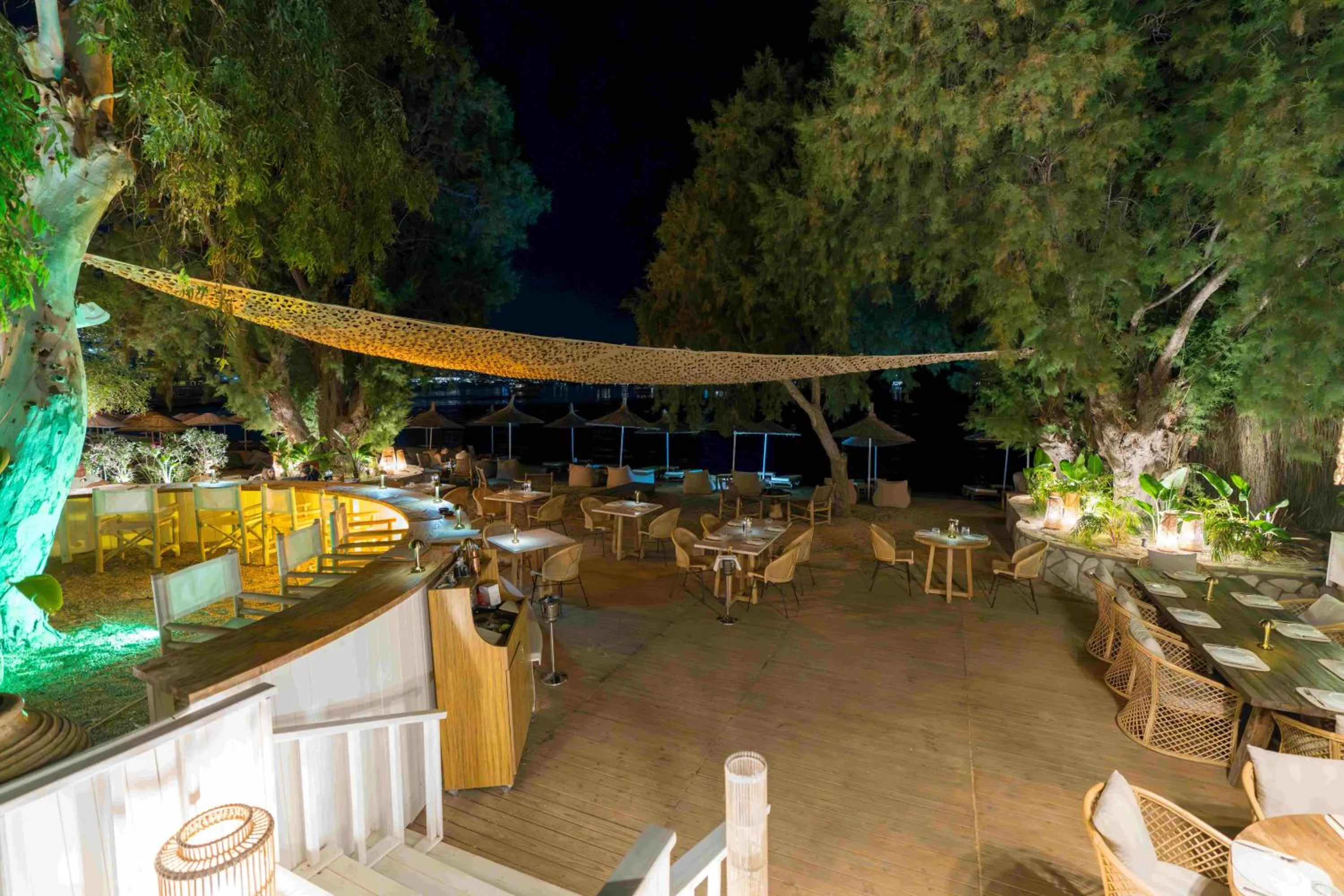 Restaurant/places to eat in Yalıpark Beach Hotel