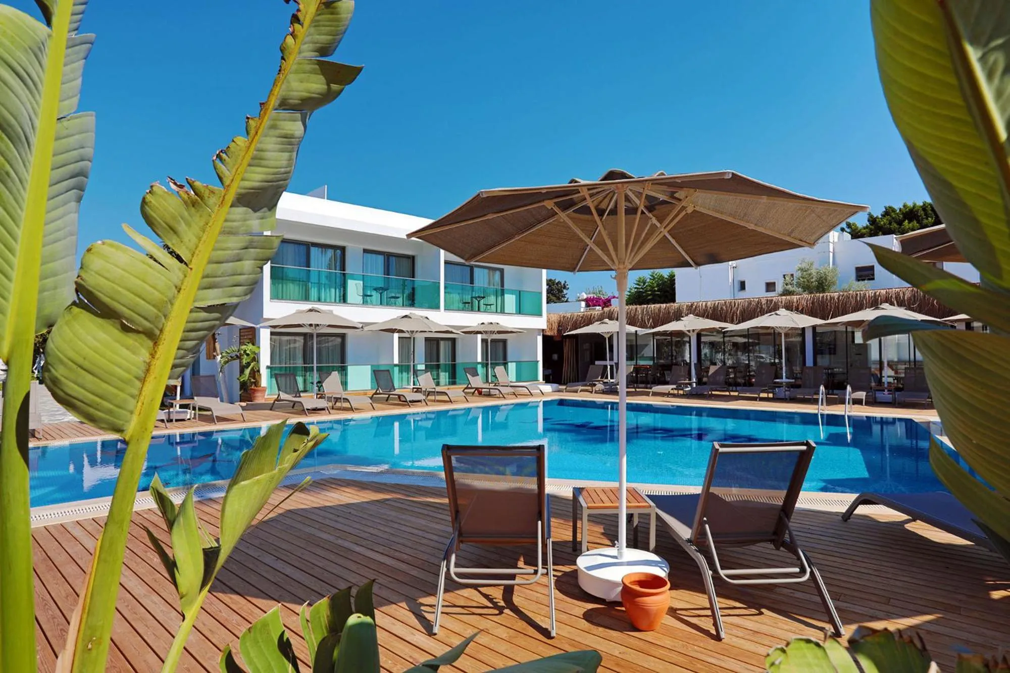 Swimming pool in Yalıpark Beach Hotel