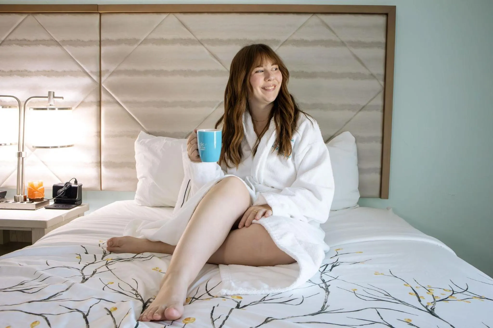 Bed in NEW 2026-Ocean Sands Beach Boutique Inn-Sauna and Salt-Mineral Pool -Free Beach Bikes and Famous Beach- Fresh Baked Cookies and Popcorn - Bathrobes and Sunscreen in all rooms-Ultra Sparkling-Free Laundry- 4 Grand Black Beds-Call NOW & Save-1-252-AHA-SAND