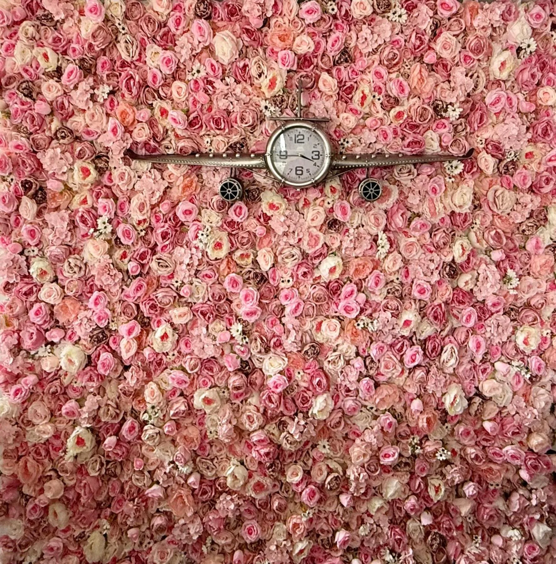 NEW 2026-Ocean Sands Beach Boutique Inn-Sauna and Salt-Mineral Pool -Free Beach Bikes and Famous Beach- Fresh Baked Cookies and Popcorn - Bathrobes and Sunscreen in all rooms-Ultra Sparkling-Free Laundry- 4 Grand Black Beds-Call NOW & Save-1-252-AHA-SAND