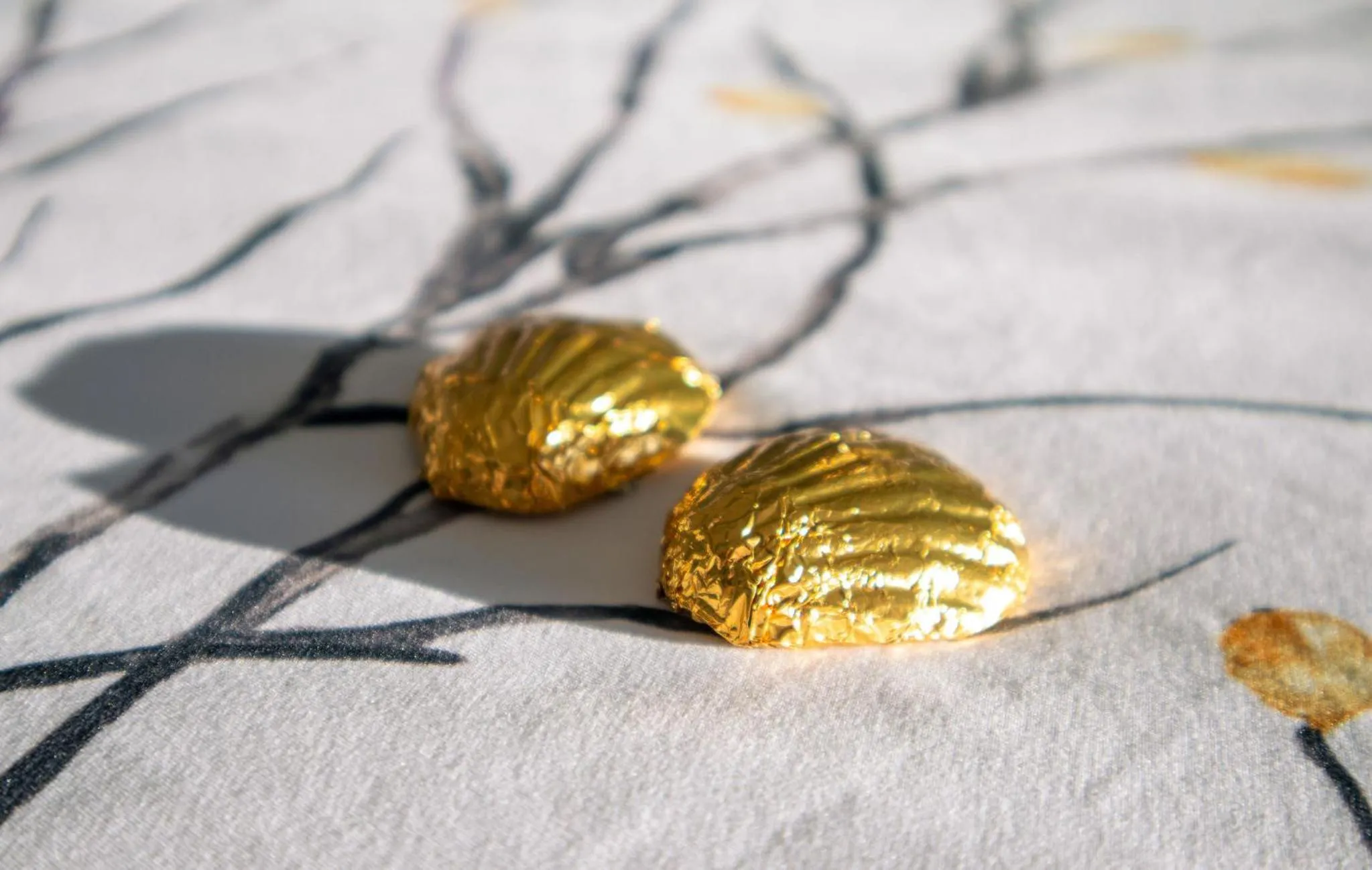 NEW 2026-Ocean Sands Beach Boutique Inn-Sauna and Salt-Mineral Pool -Free Beach Bikes and Famous Beach- Fresh Baked Cookies and Popcorn - Bathrobes and Sunscreen in all rooms-Ultra Sparkling-Free Laundry- 4 Grand Black Beds-Call NOW & Save-1-252-AHA-SAND