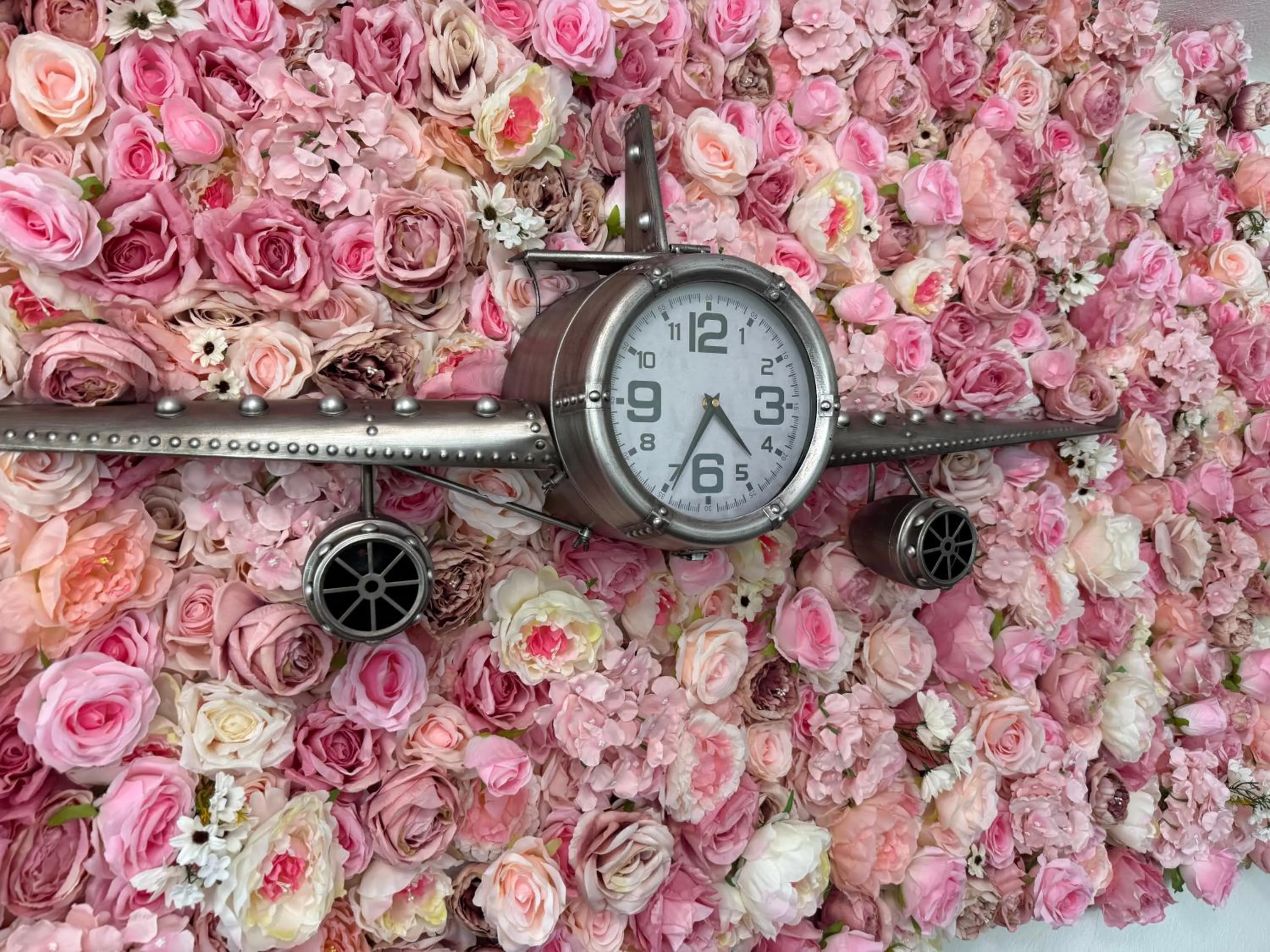 NEW 2026-Ocean Sands Beach Boutique Inn-Sauna and Salt-Mineral Pool -Free Beach Bikes and Famous Beach- Fresh Baked Cookies and Popcorn - Bathrobes and Sunscreen in all rooms-Ultra Sparkling-Free Laundry- 4 Grand Black Beds-Call NOW & Save-1-252-AHA-SAND