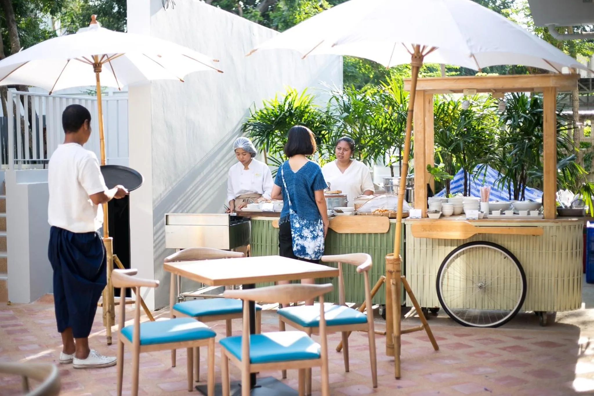 Restaurant/places to eat in DeeProm Pattaya Hotel