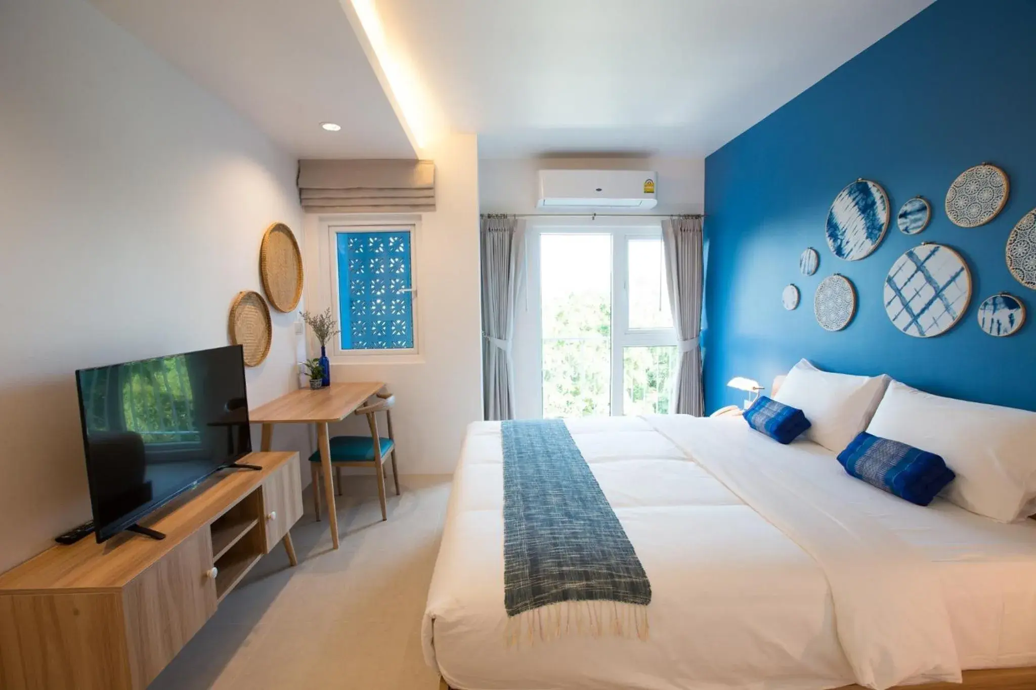 Superior Double or Twin Room with Garden View in DeeProm Pattaya Hotel Superior Double or Twin Room with Garden View in DeeProm Pattaya Hotel
