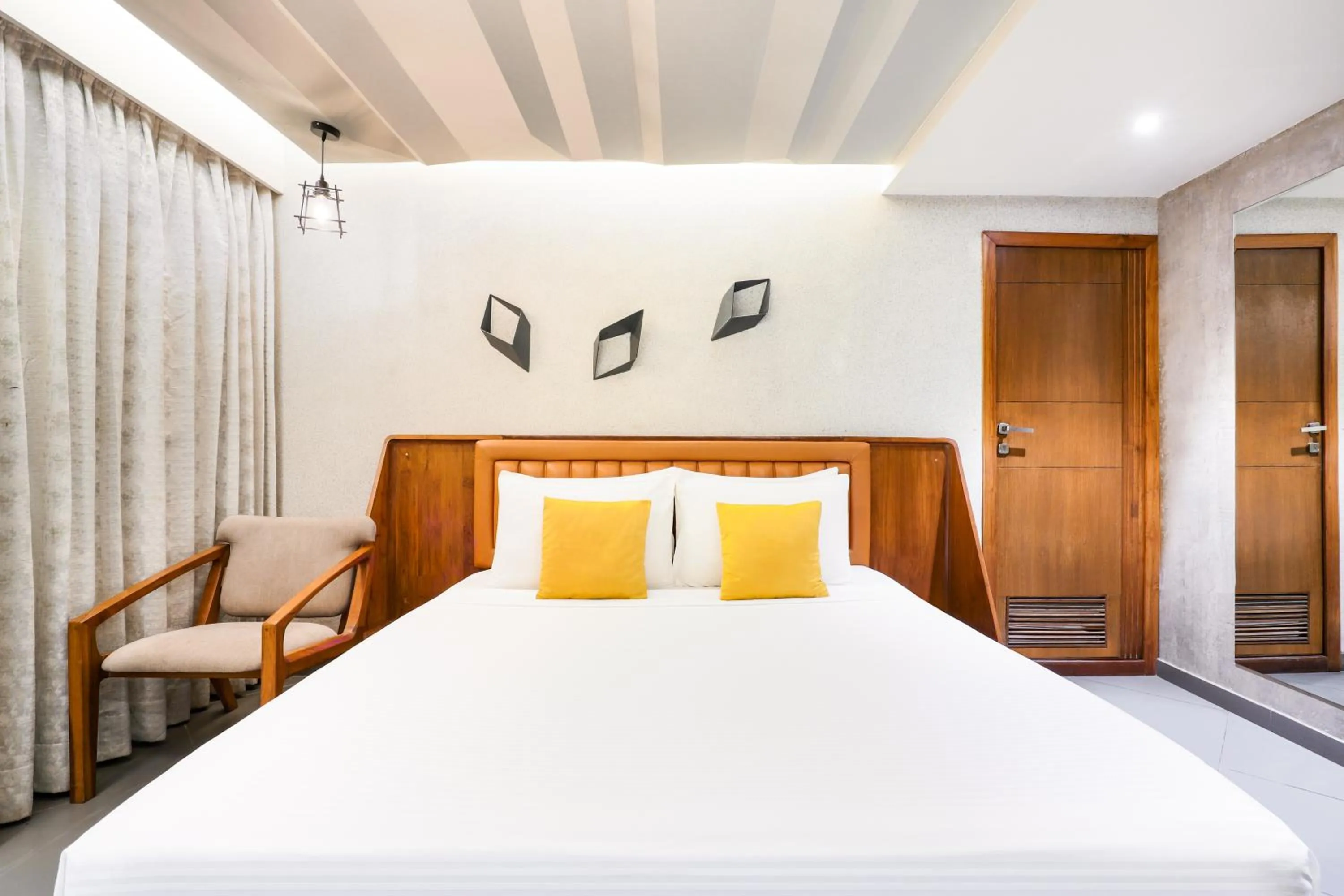 Bedroom, Bed in Keys Select by Lemon Tree Hotels, Gandhi Ashram, Ahmedabad