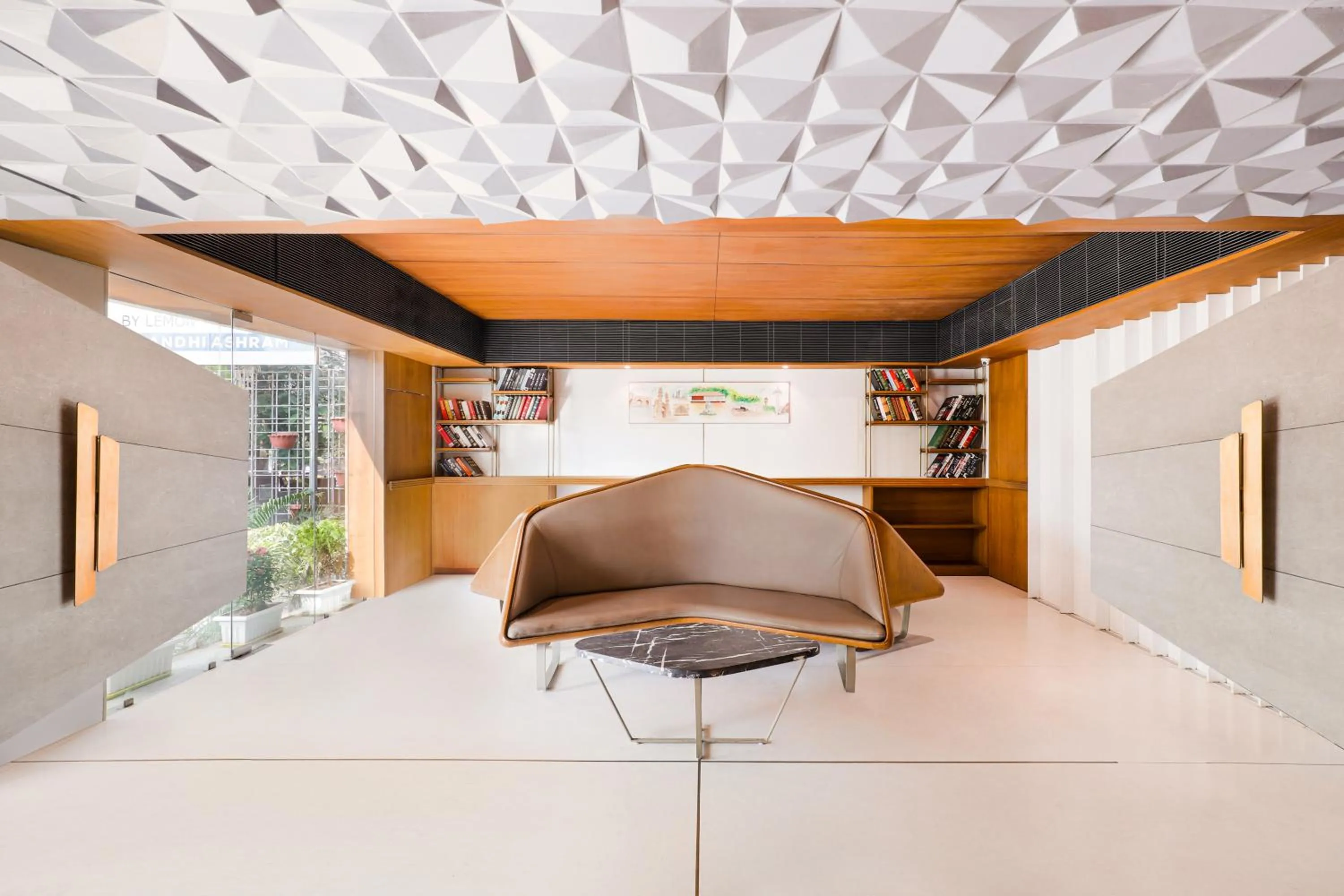 Lobby or reception in Keys Select by Lemon Tree Hotels, Gandhi Ashram, Ahmedabad