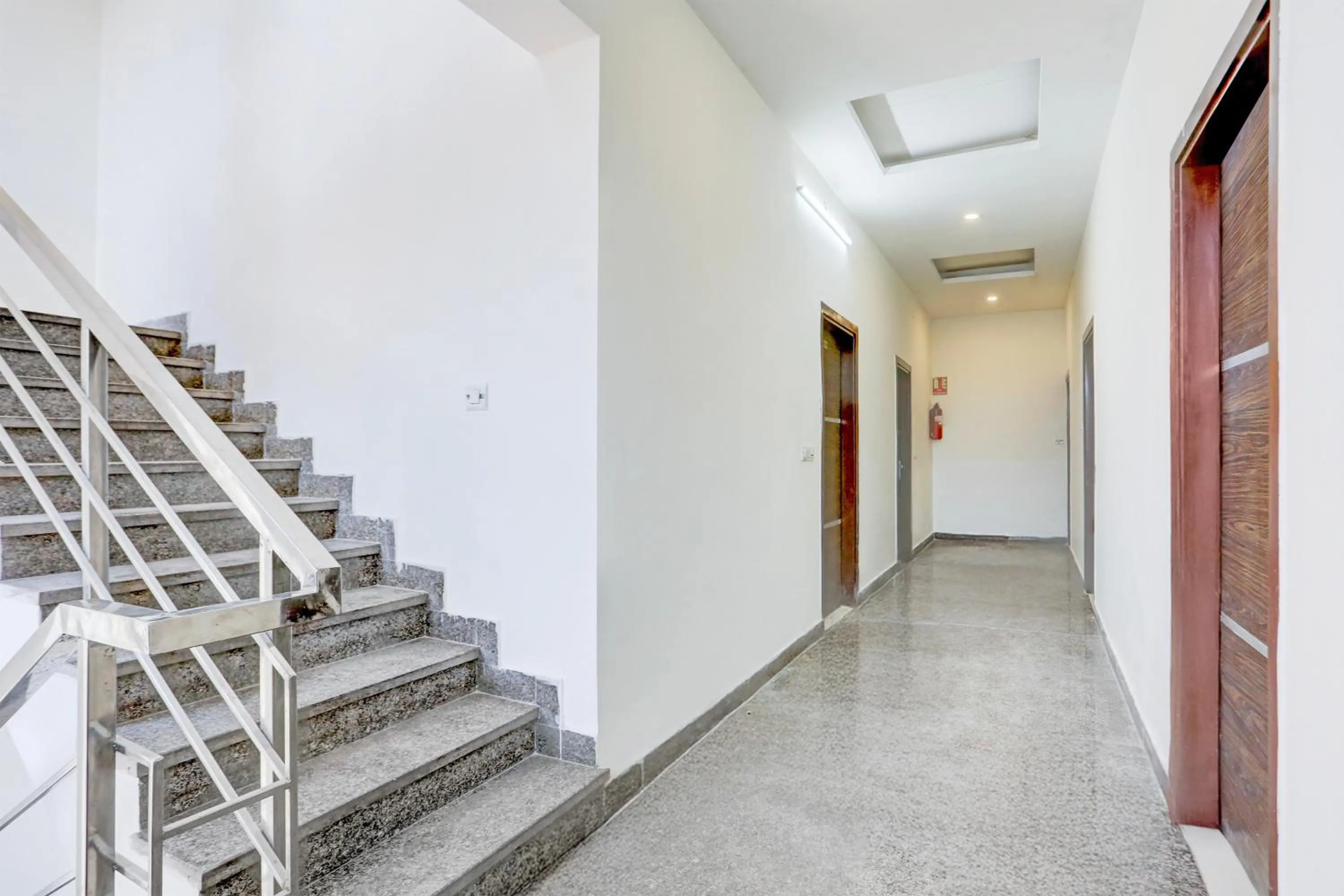 Lobby or reception in Hotel O by OYO Chandigarh Highway Near Prabhat Road