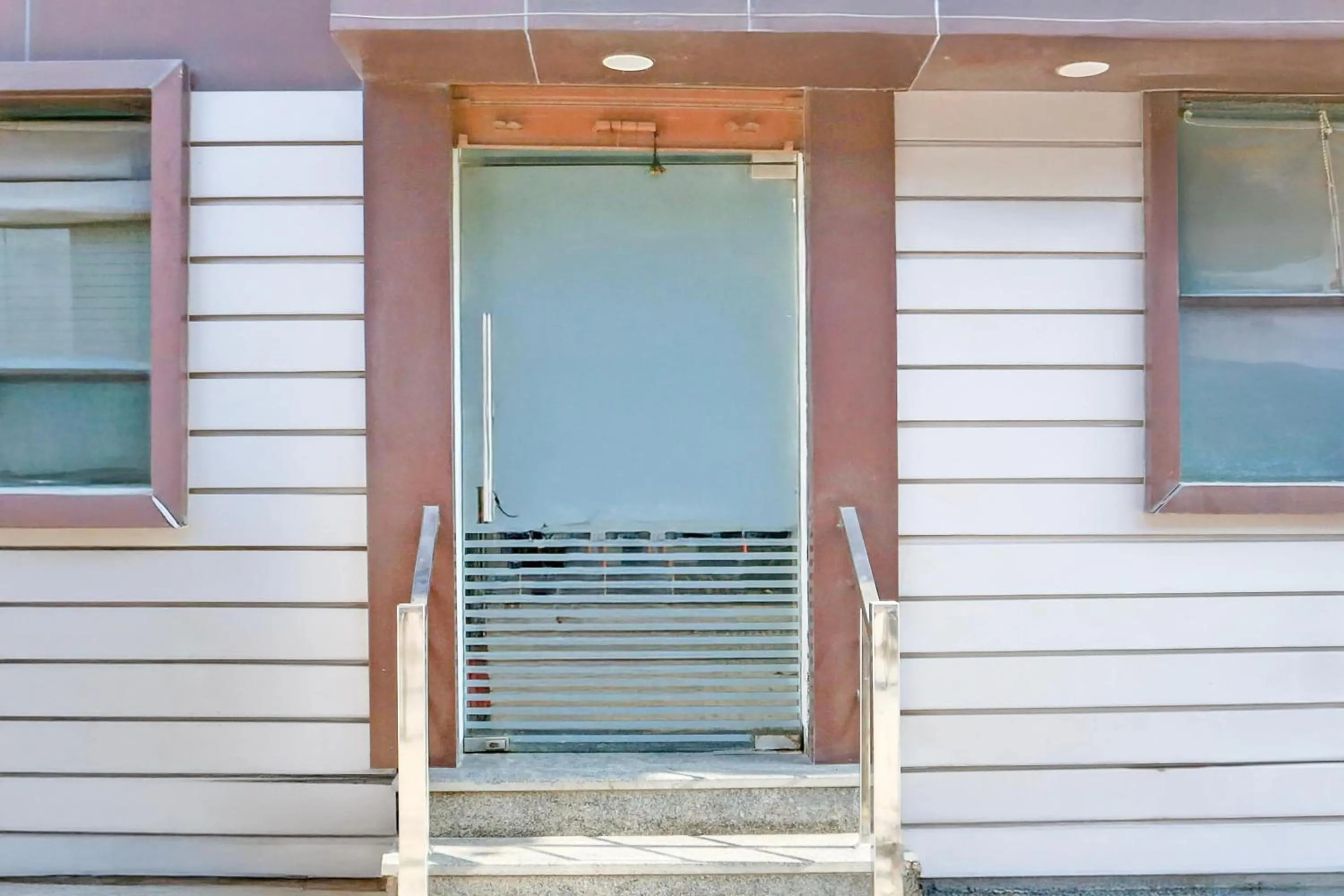 Facade/entrance in Hotel O by OYO Chandigarh Highway Near Prabhat Road