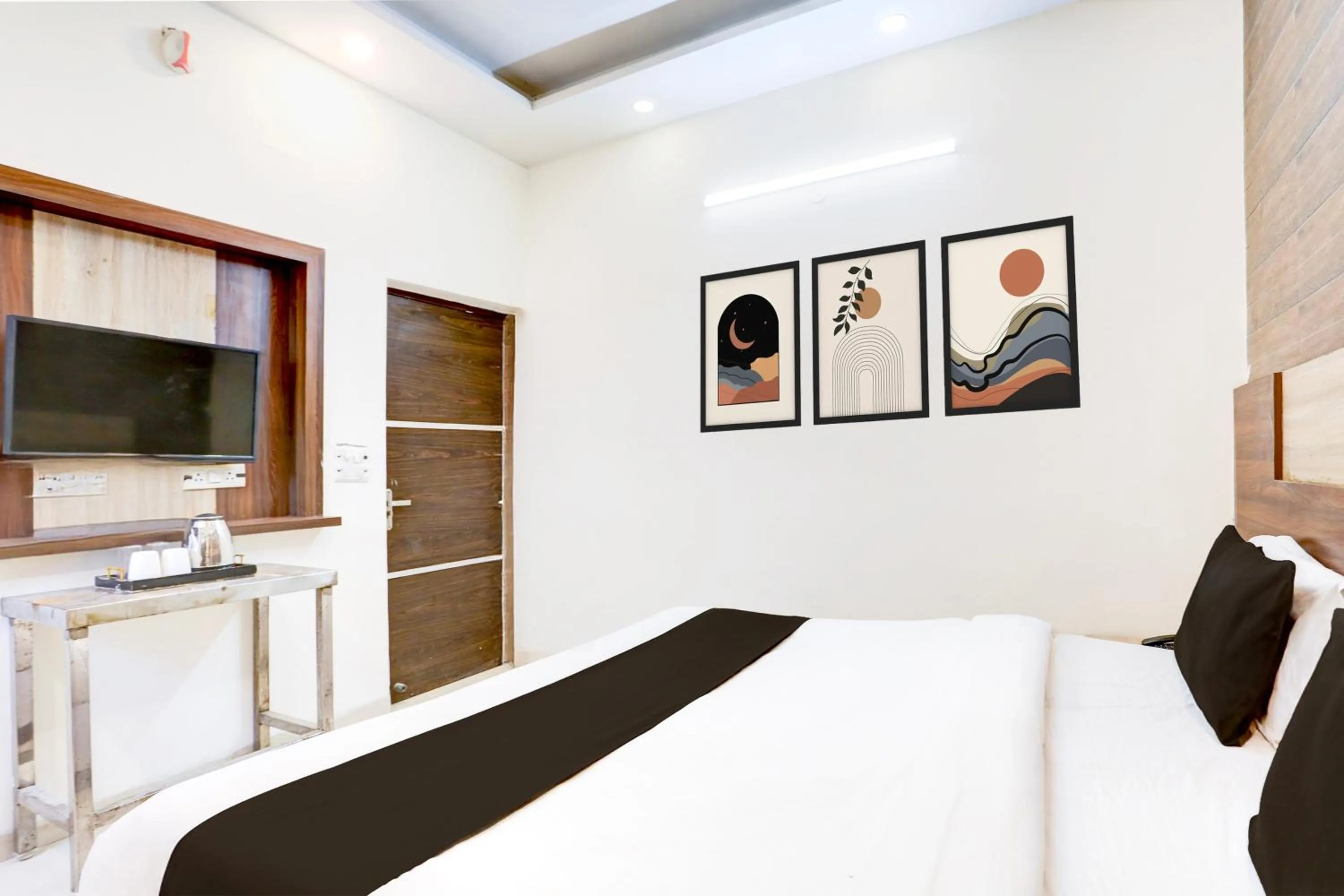 Bedroom, Bed in Hotel O by OYO Chandigarh Highway Near Prabhat Road