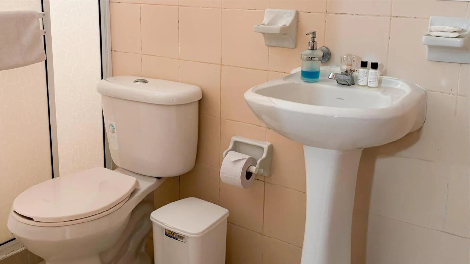 Bathroom in Hotel Portobelo beach