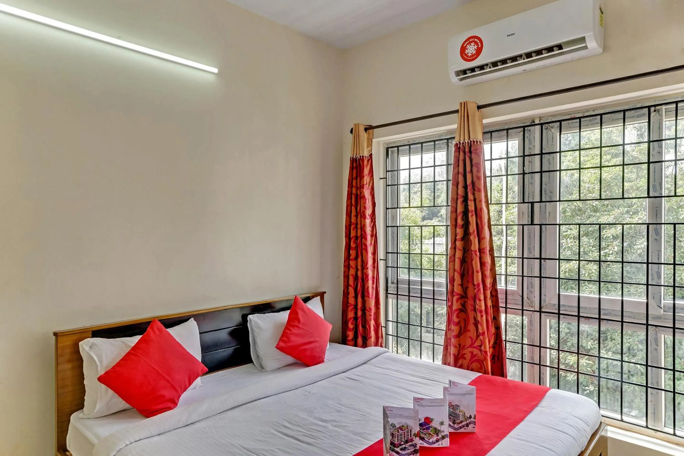 Bedroom, Bed in Super Collection O SkyPix