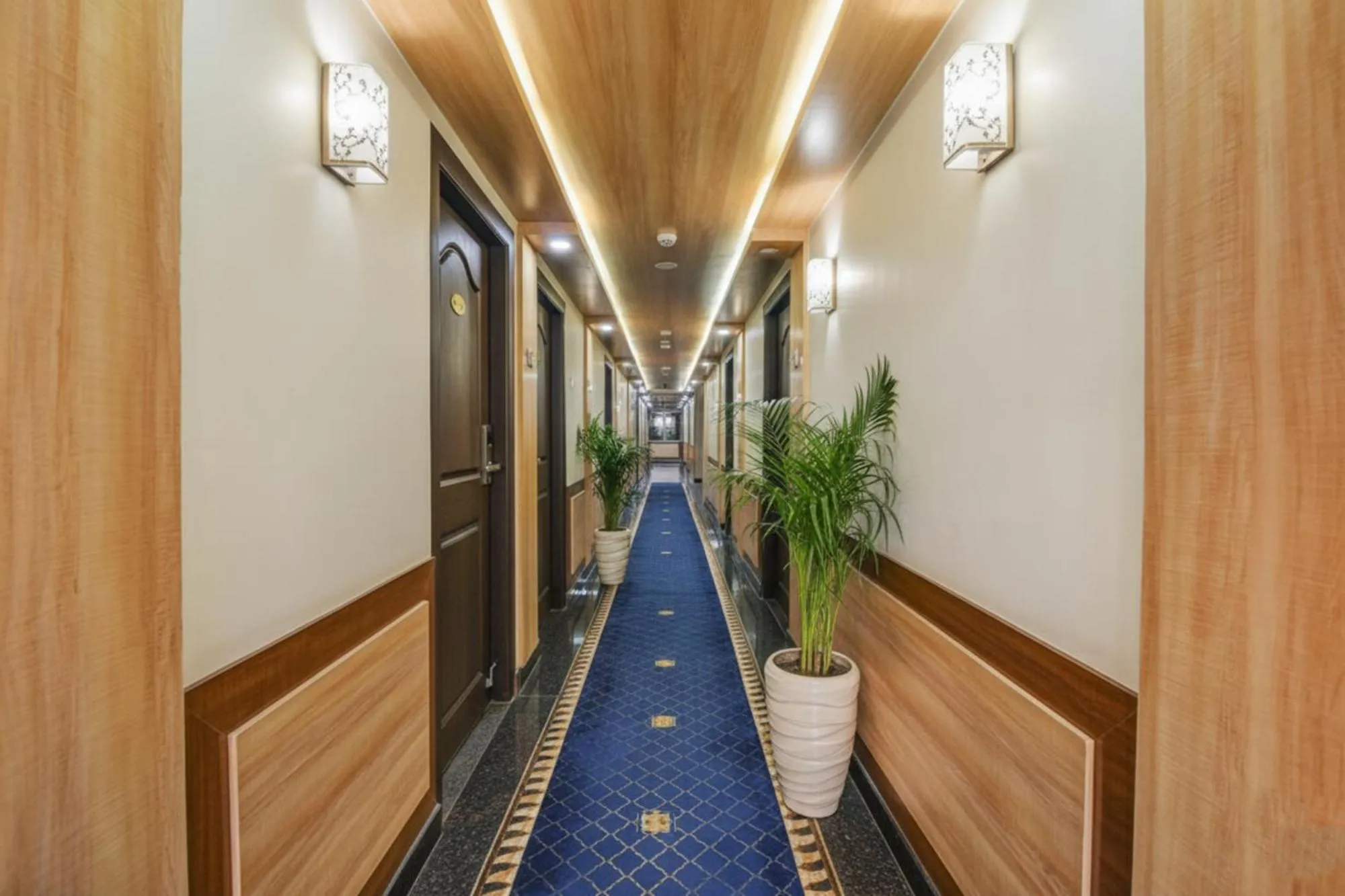 Lobby or reception in Fabhotel Chennai Palace - Nr Chennai Beach Railway Station