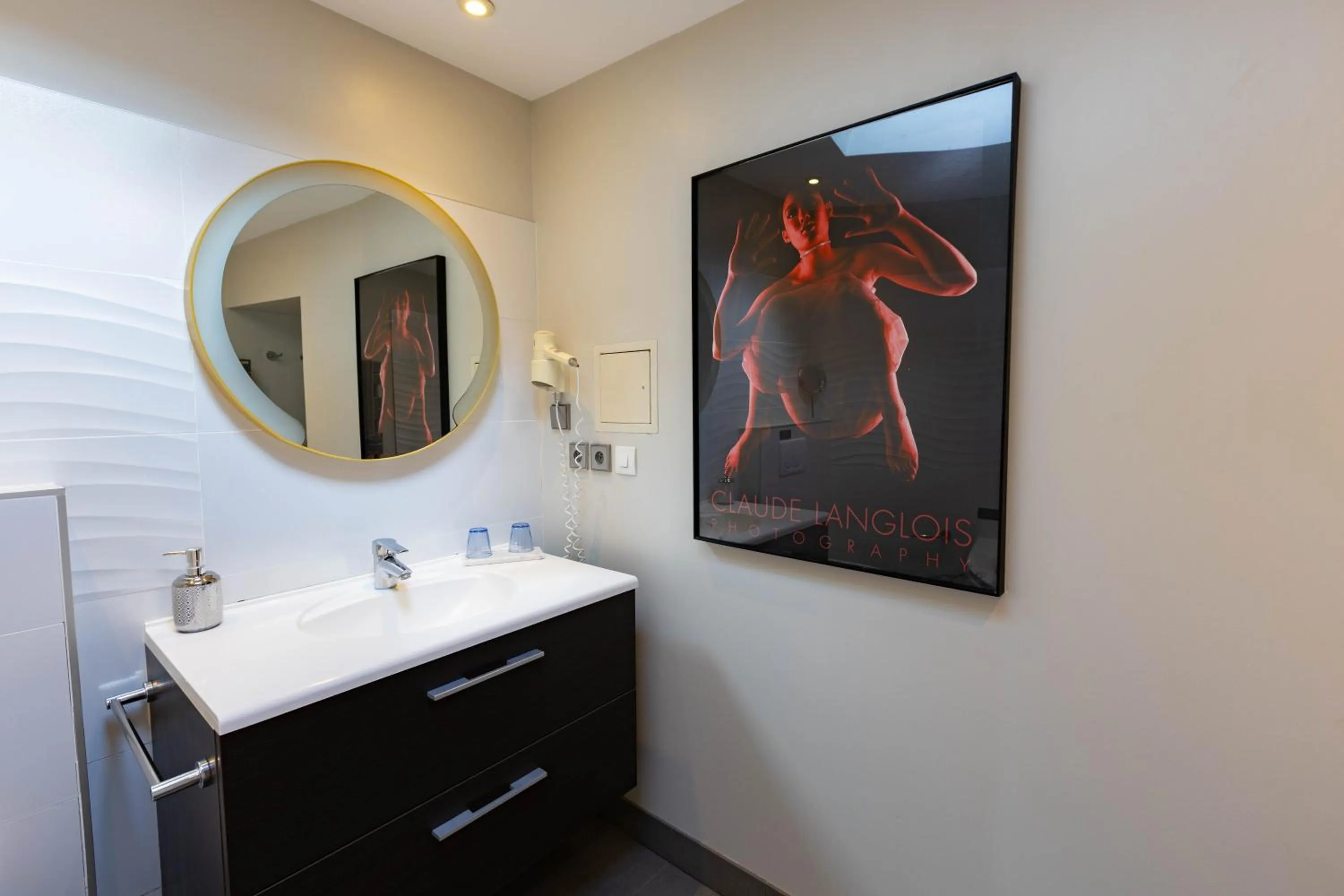 Bathroom in Chambres d'Hôtes et Suites à La Ferme de l'Oudon & SPA