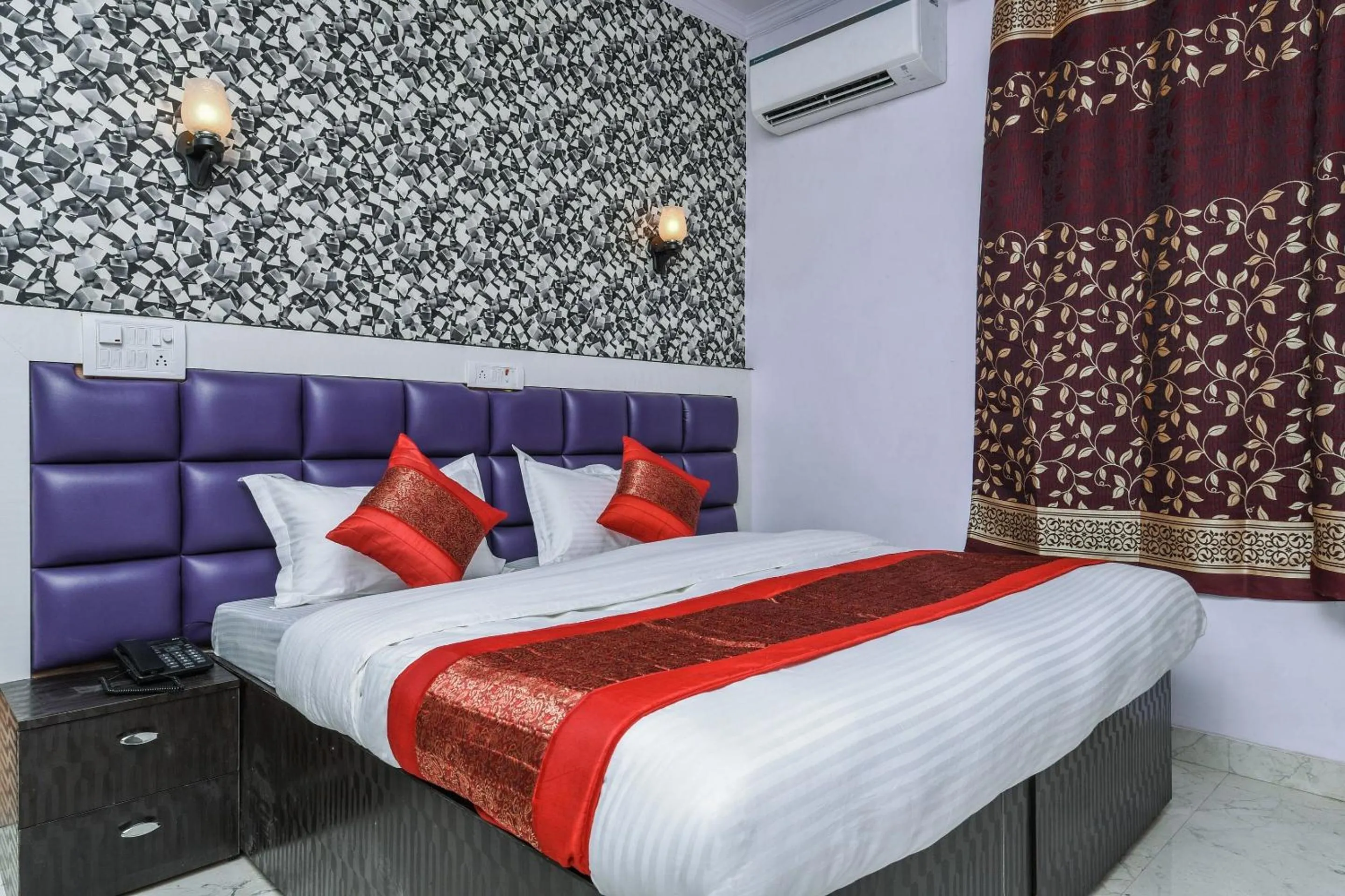 Bedroom, Bed in Hotel O Akash Continental