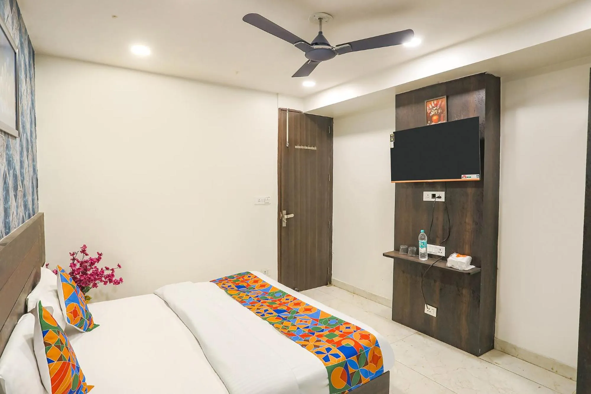 Bedroom, Bed in Via Royal Galaxy I