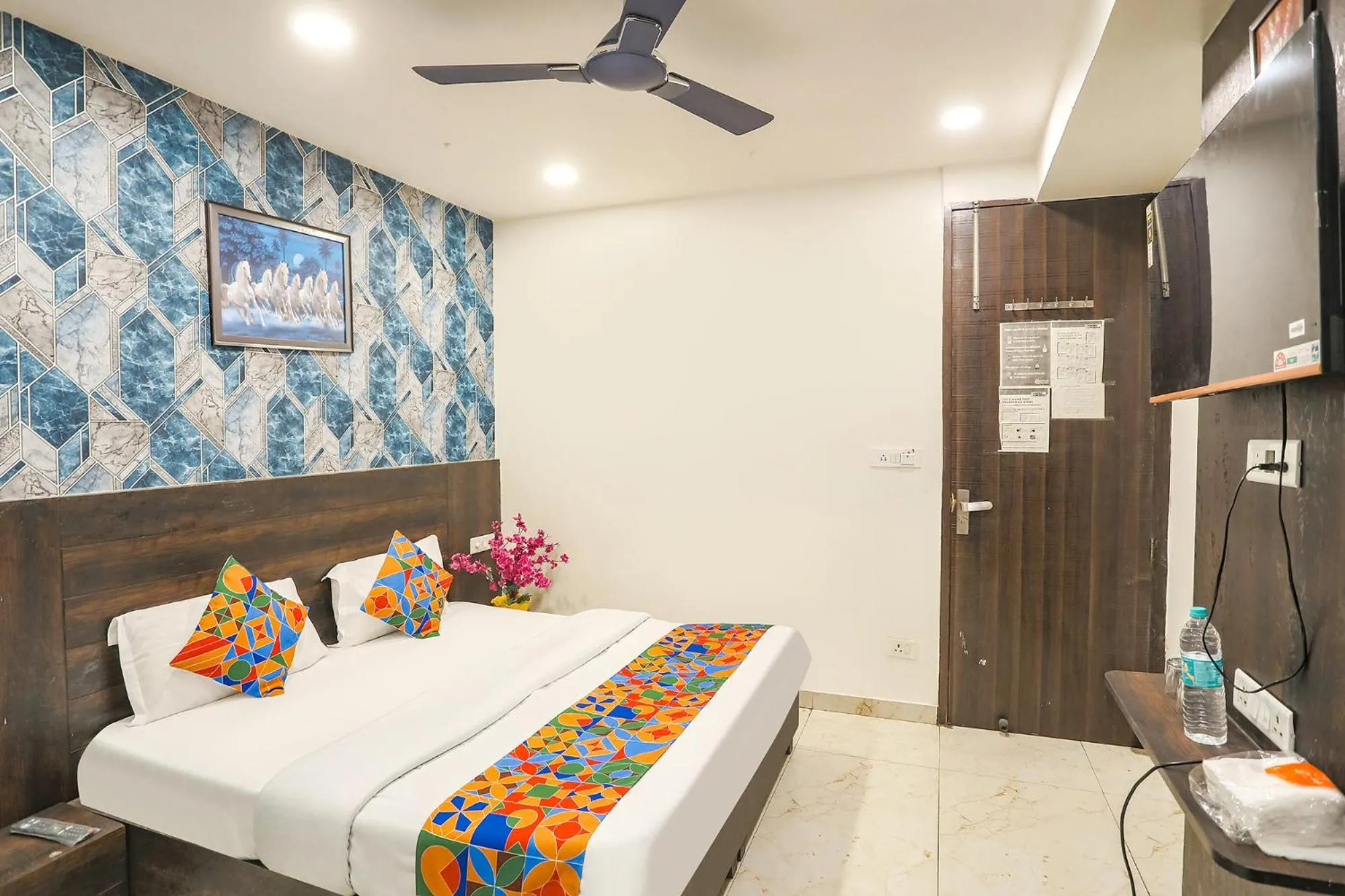 Bedroom, Bed in Via Royal Galaxy I