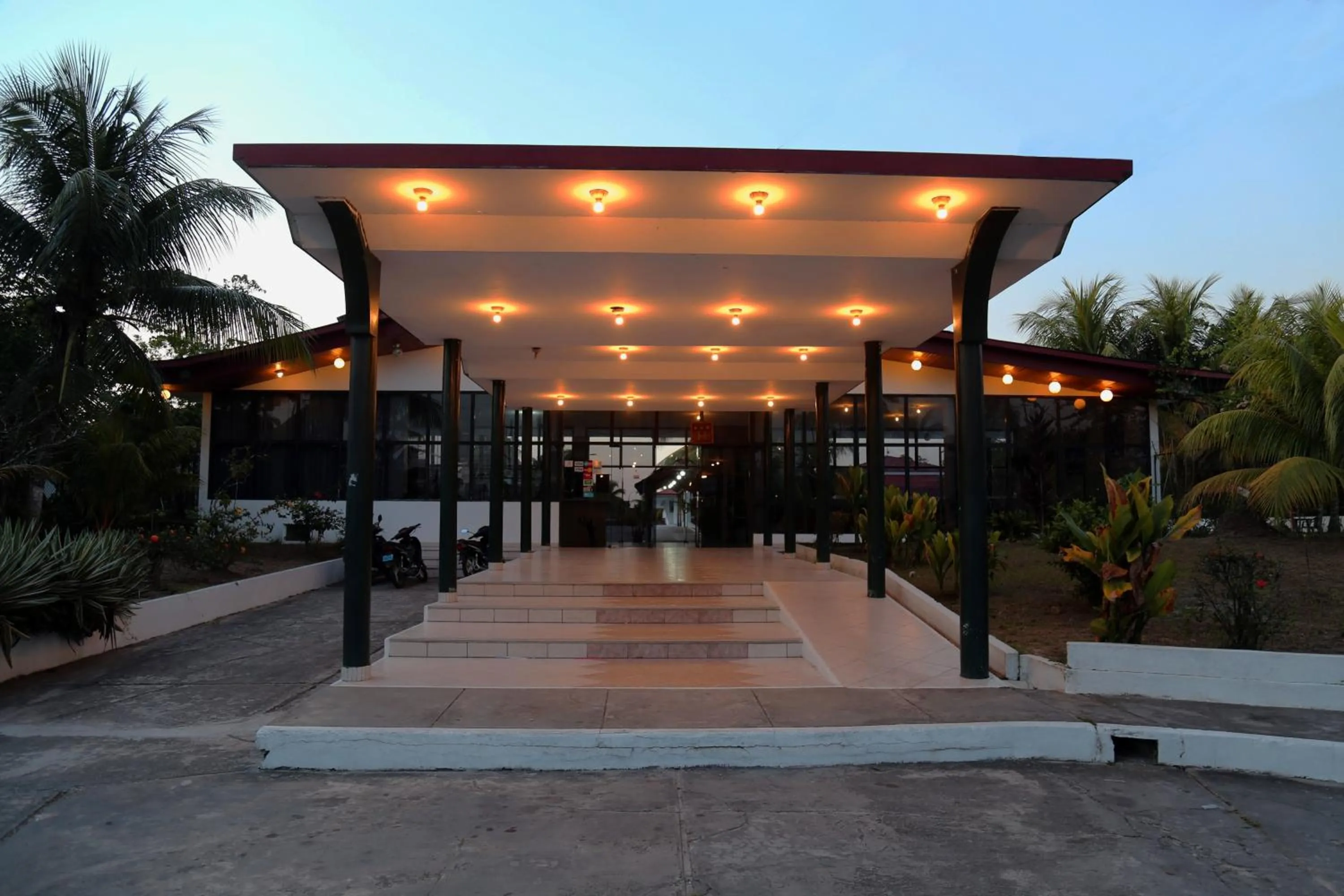 Facade/entrance in Hotel Sol del Oriente Iquitos
