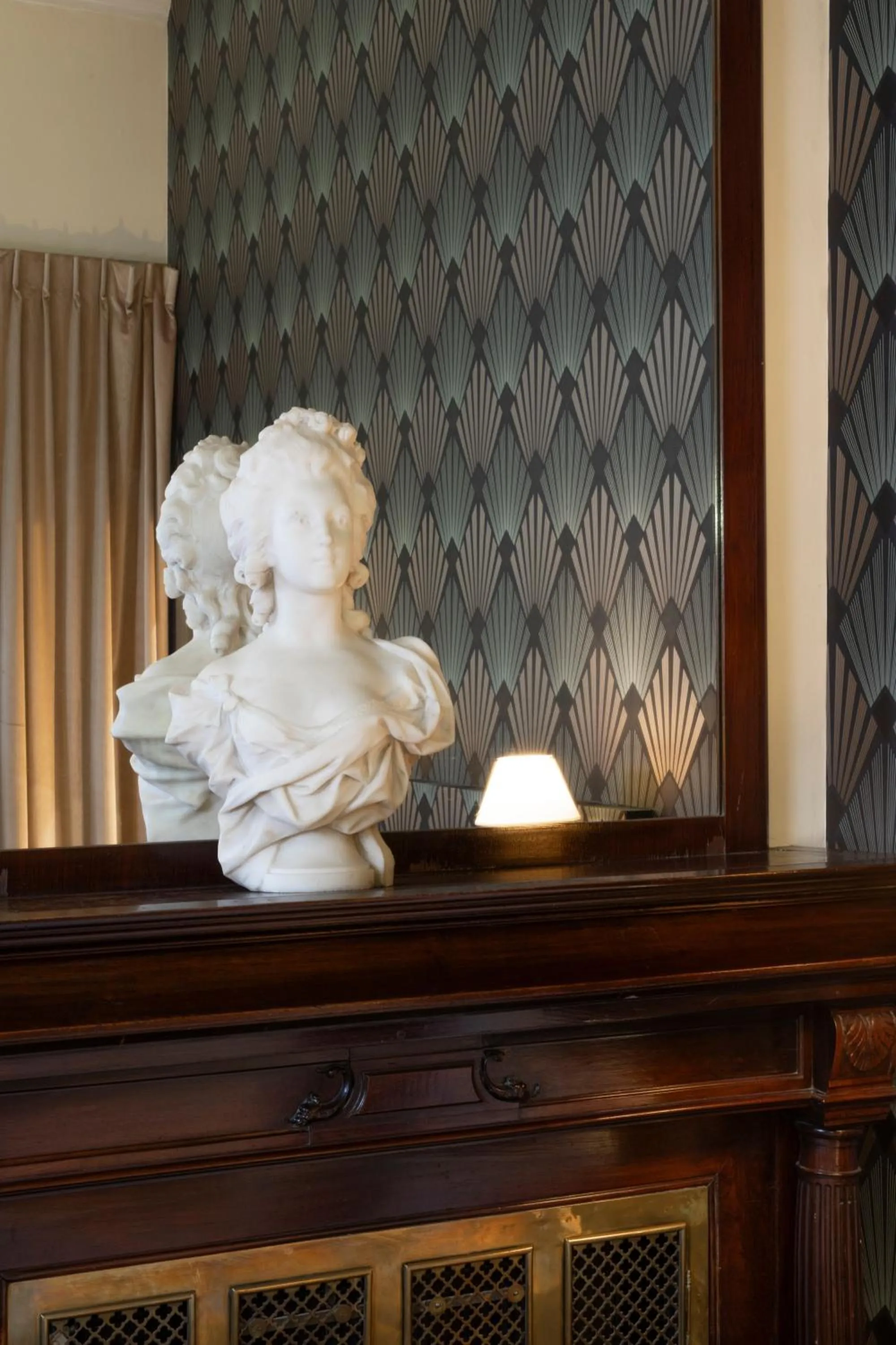 Decorative detail in Hôtel Langlois