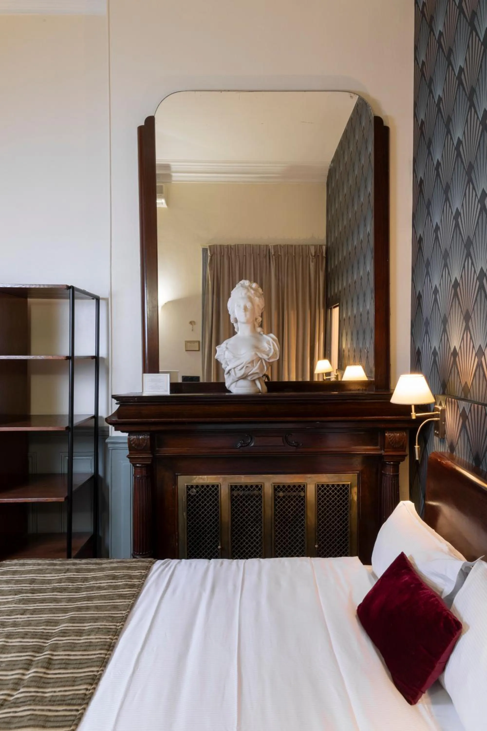 Decorative detail, Bed in Hôtel Langlois