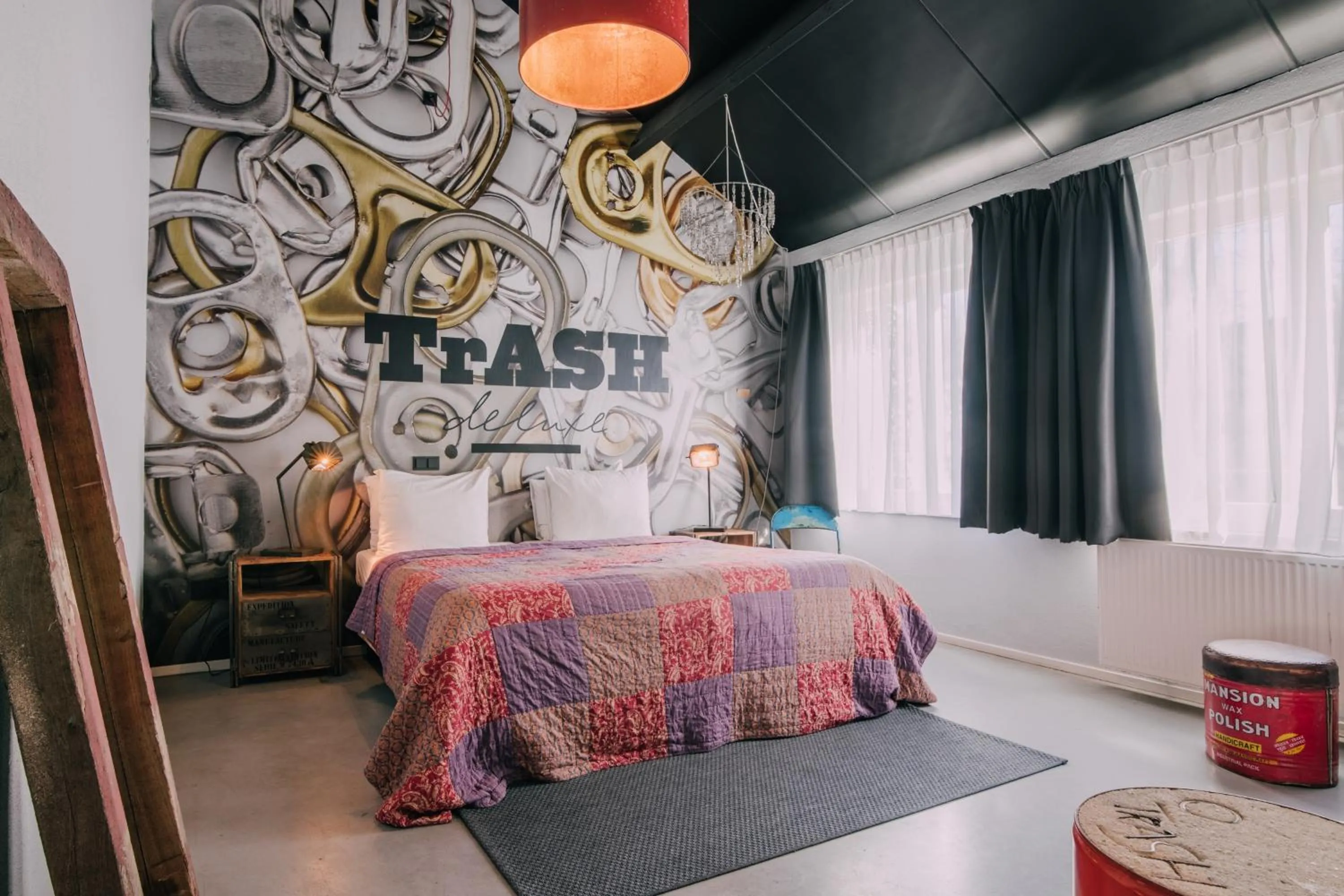 Bed in Hotel Trash Deluxe