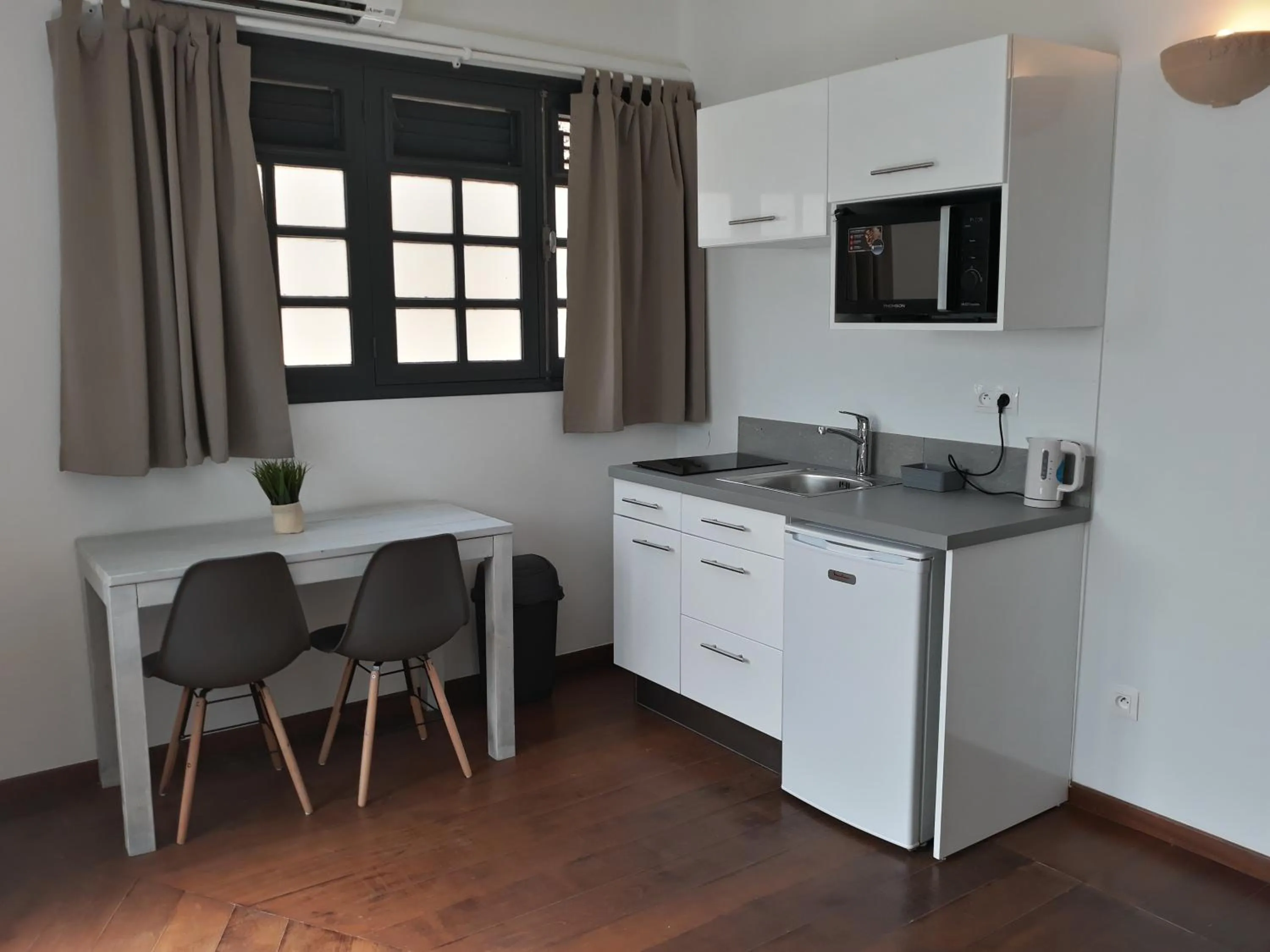 Kitchen or kitchenette in Villa Clémence