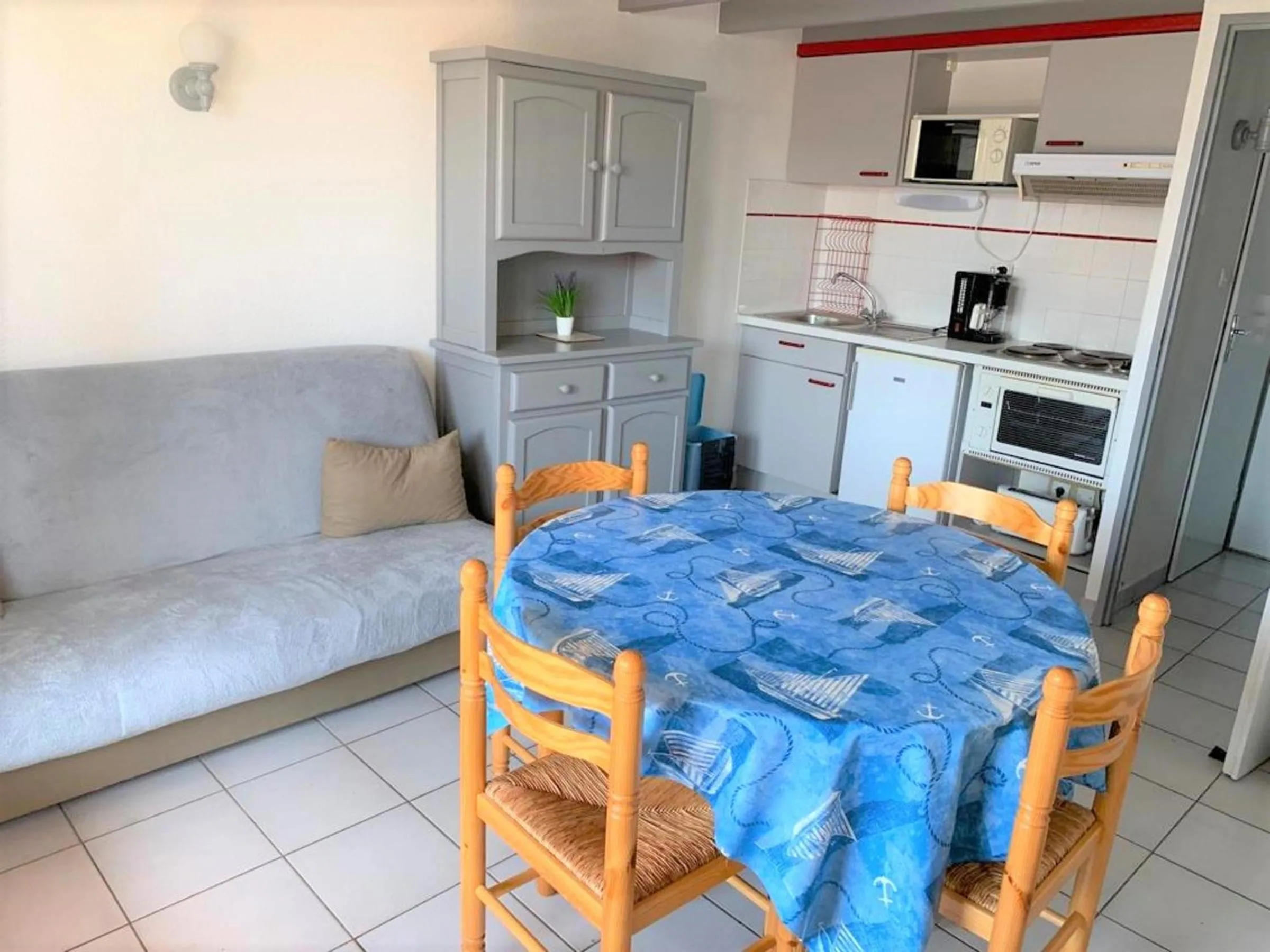 Maison de vacances près plage et commerces avec jardinet, parking privé et équipements complets - FR-1-22-165