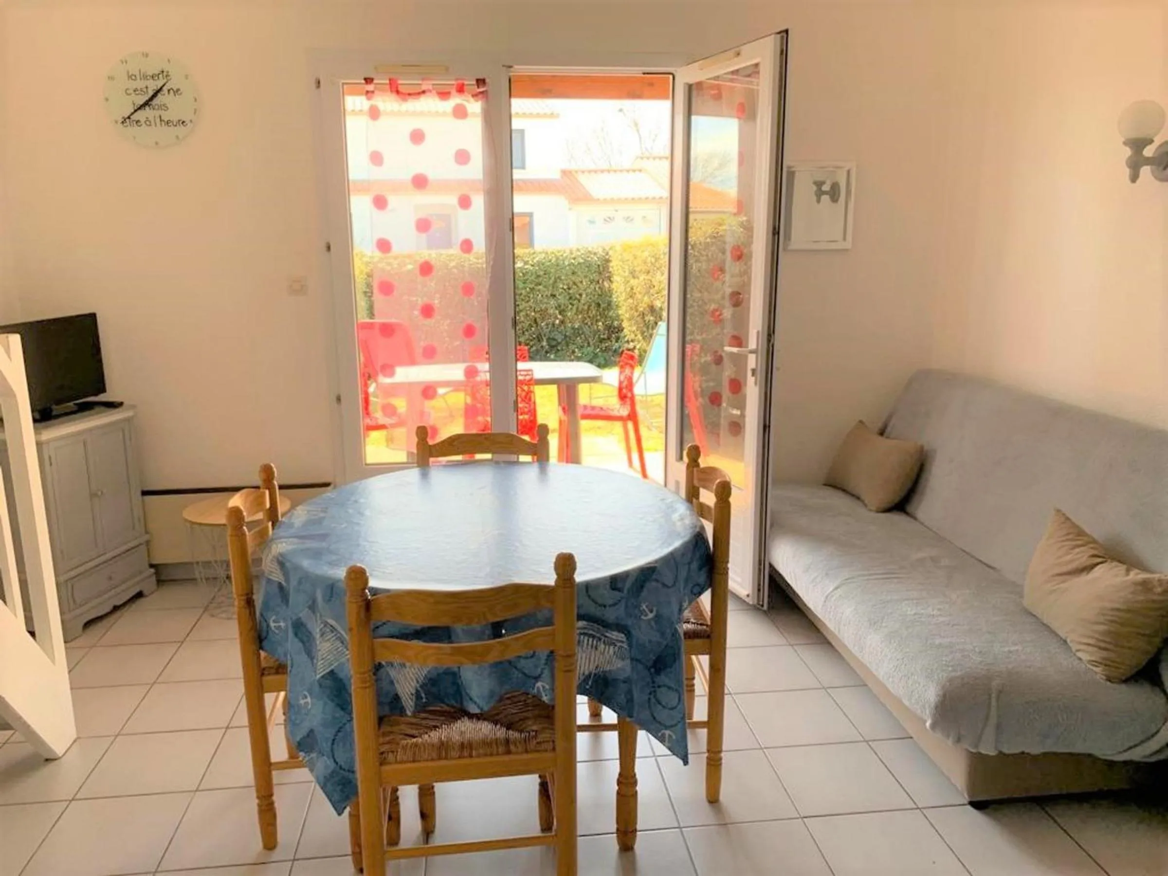 Maison de vacances près plage et commerces avec jardinet, parking privé et équipements complets - FR-1-22-165