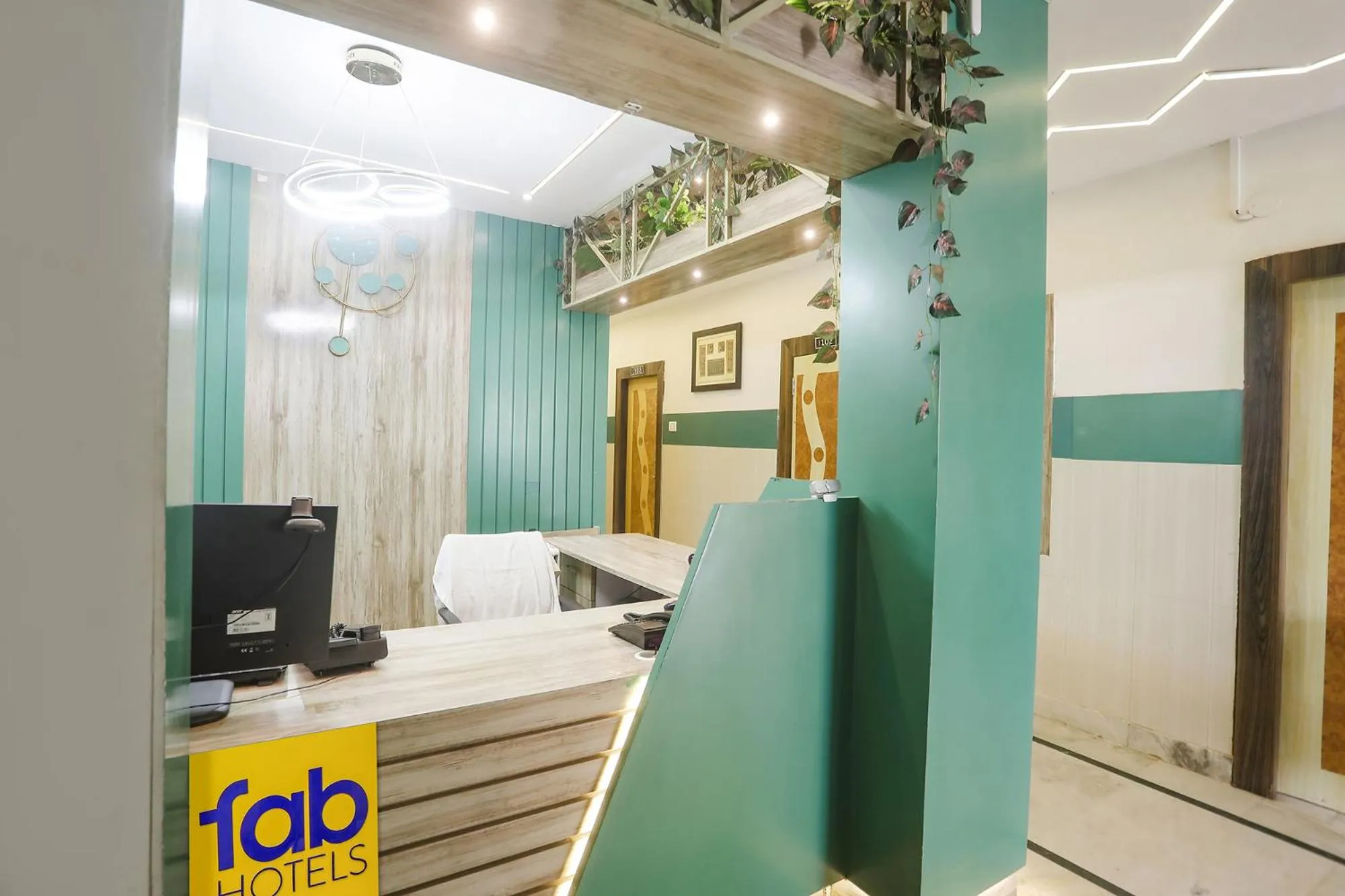 Lobby or reception, Bed in FabHotel Greenstar Inn - Bhubaneswar Airport